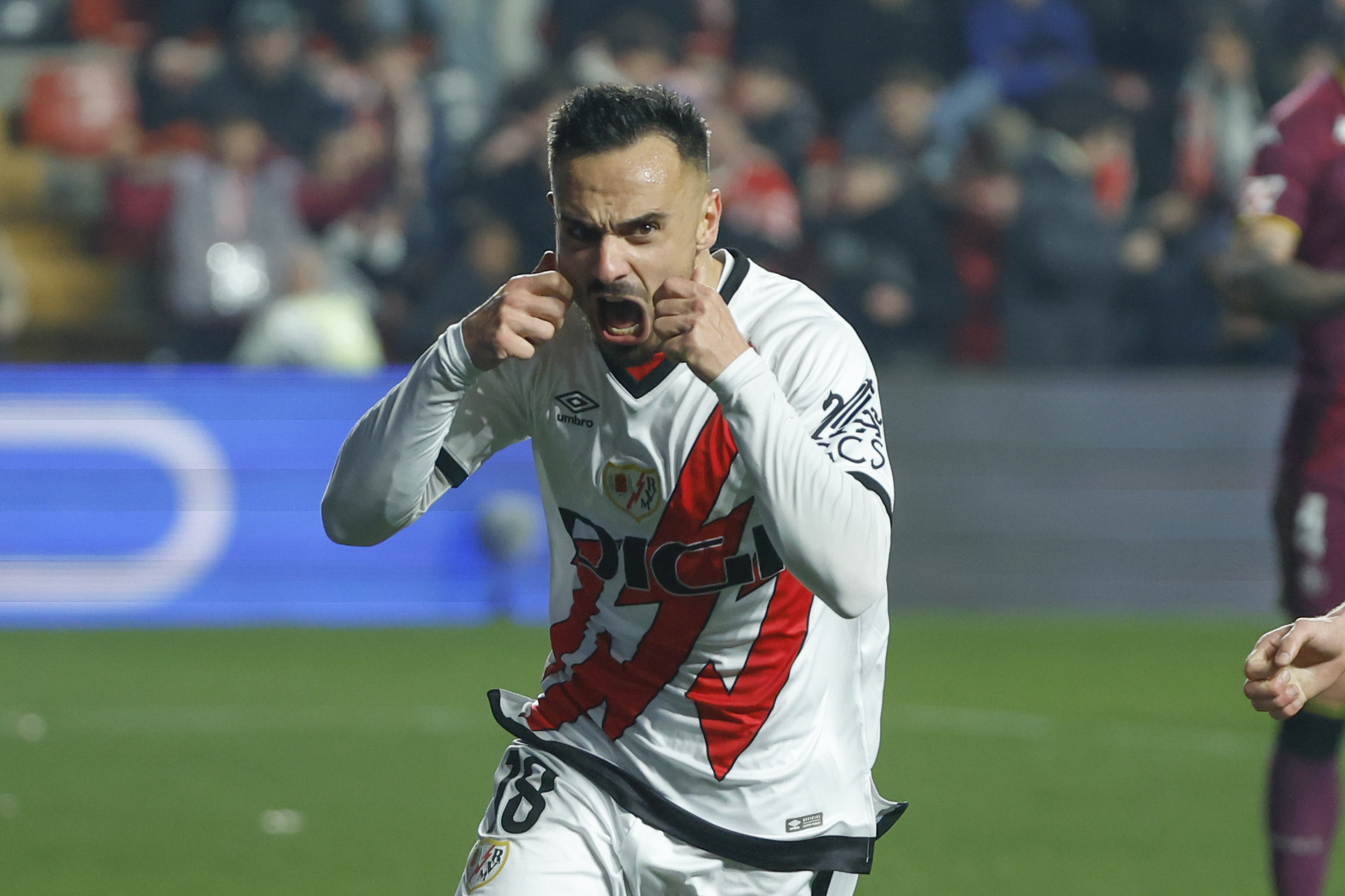 ?lvaro Garca celebra el 1-0 al Valladolid.