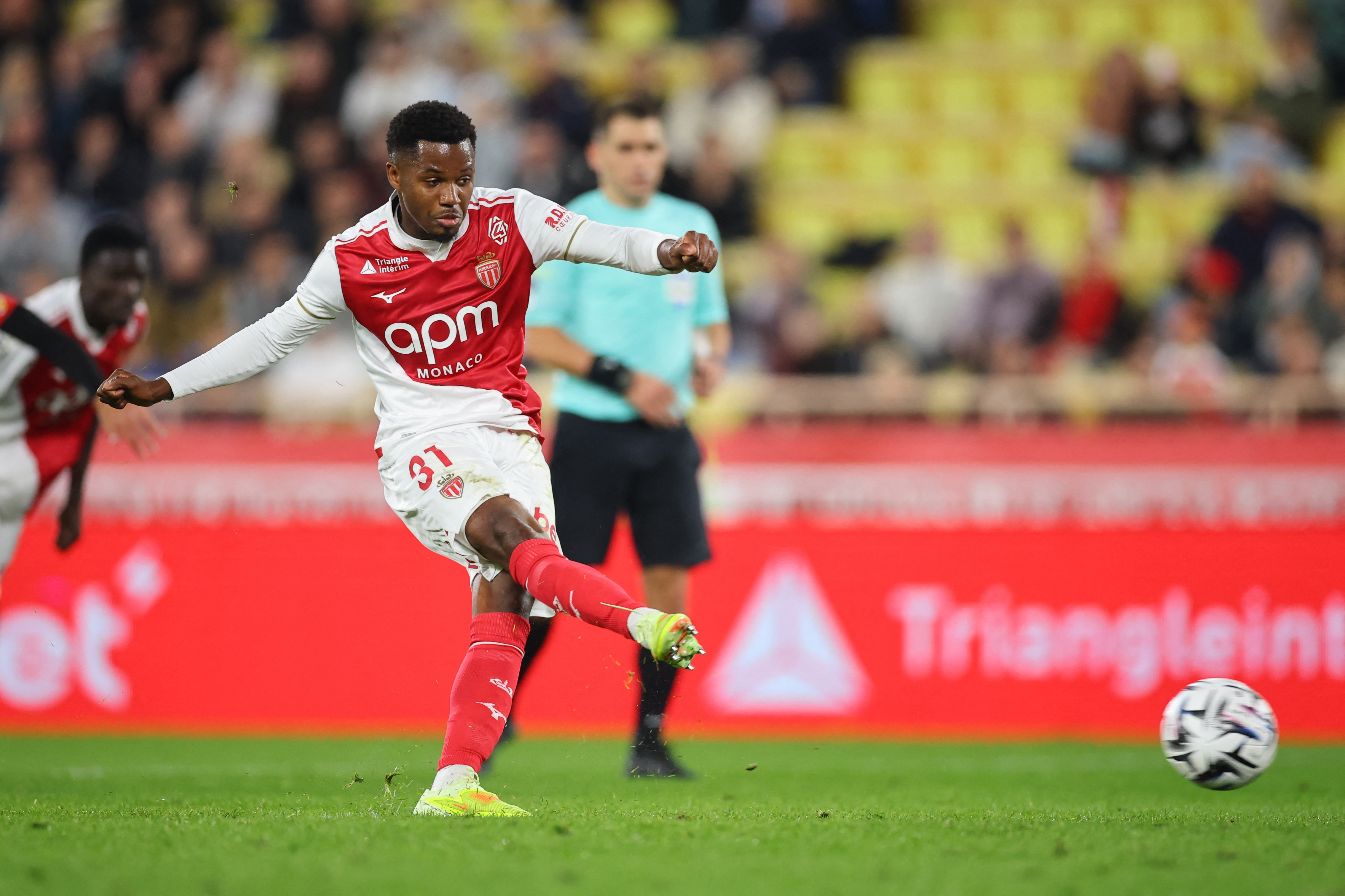 Soccer Football - Ligue 1 - AS Monaco v RC Lens - Stade Louis II, Monaco - November 8, 2025 AS Monaco's Ansu Fati misses a penalty REUTERS/Manon Cruz