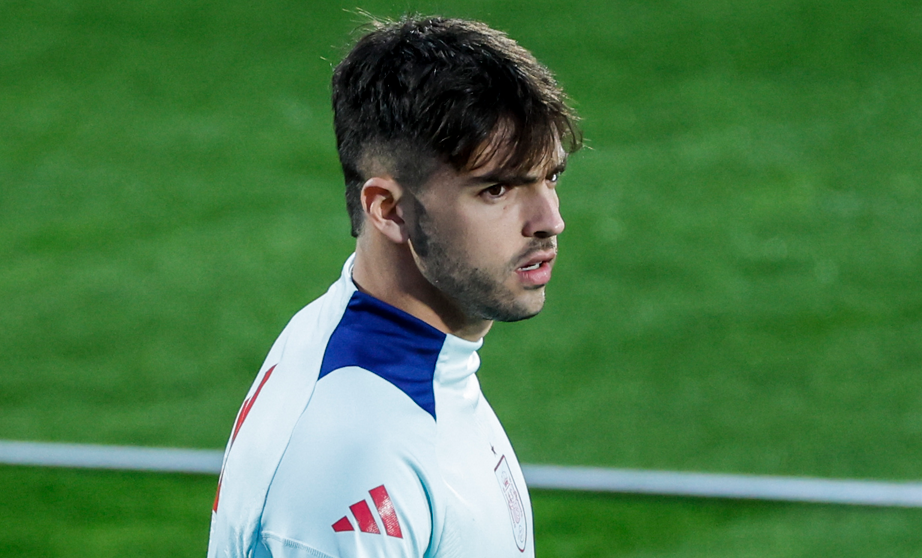 Asencio en su primer entrenamiento con la Seleccin espa?ola.