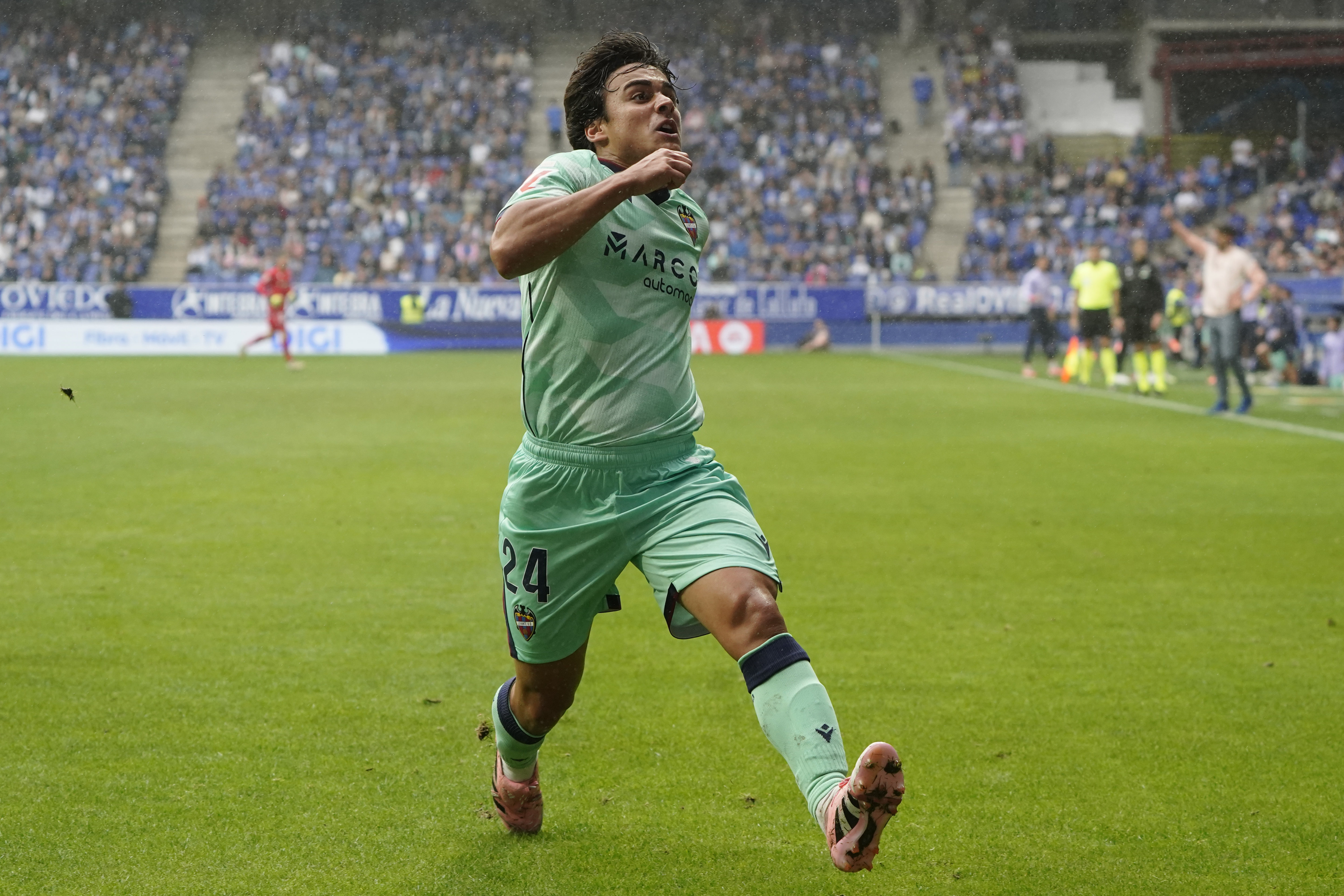 El Levante castiga al Oviedo, Munuera Montero mediante