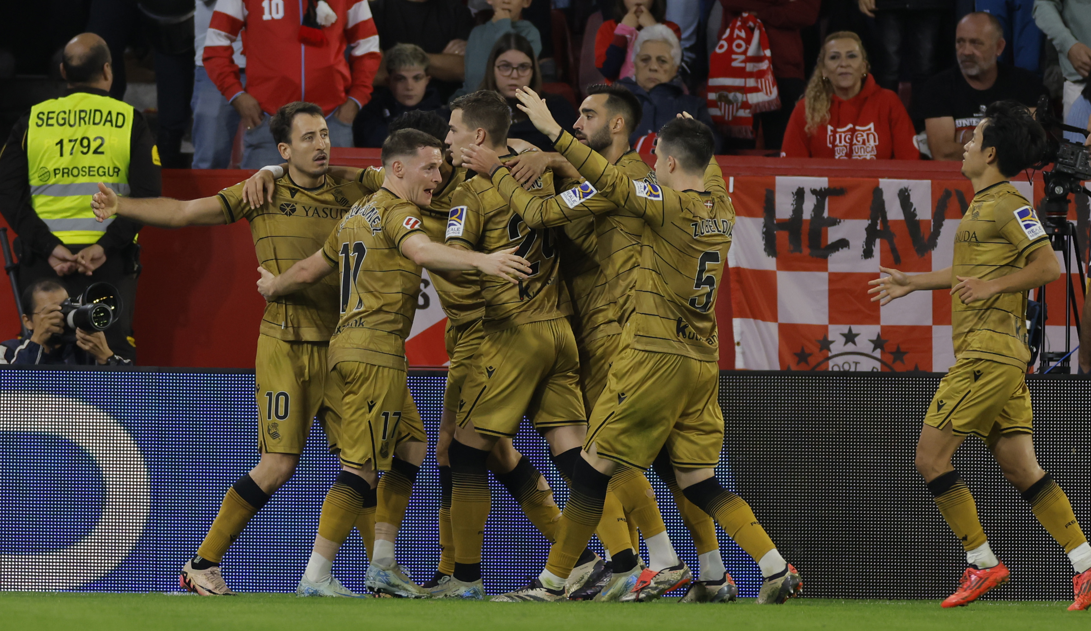 03/11/24  PARTIDO PRIMERA DIVISION 
SEVILLA - REAL SOCIEDAD 
SEGUNDO GOL MIKEL OYARZABAL 0-2 ALEGRIA