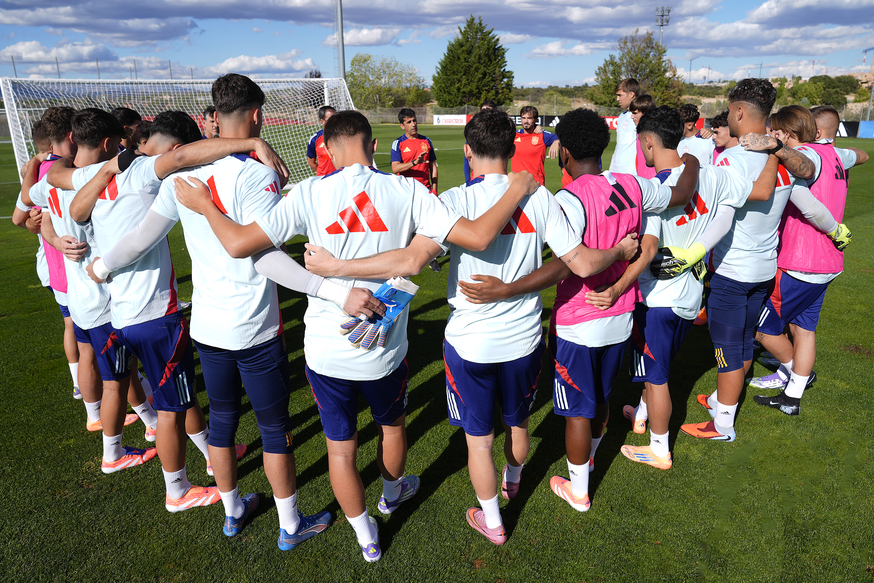 22/09/25  FUTBOL SUB20 SUB 20 
CIUDSA DEL FUTBOL LAS ROZAS
ENTRENAMIENTO SELECCION ESPAÑOLA ESPAÑA 