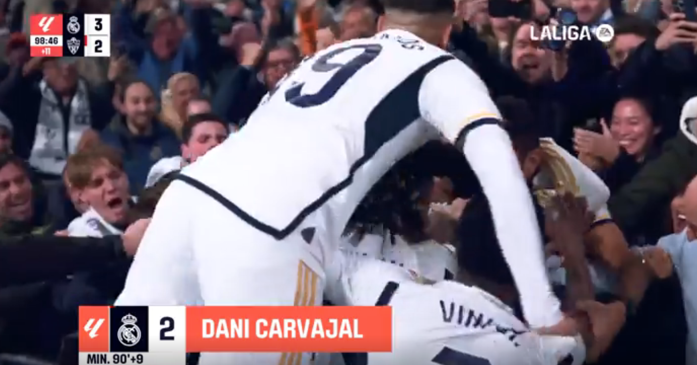 Éxtasis y locura total: el gol de Carvajal en el 98′ que hizo temblar al Bernabéu