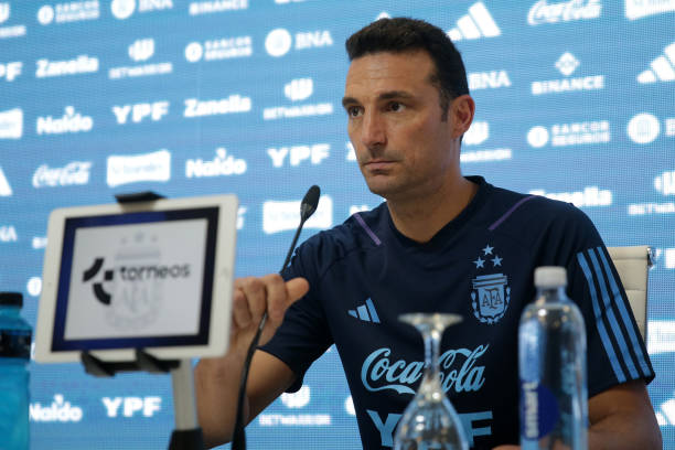 Scaloni: “Los que son campeones del mundo no corren con ventaja”