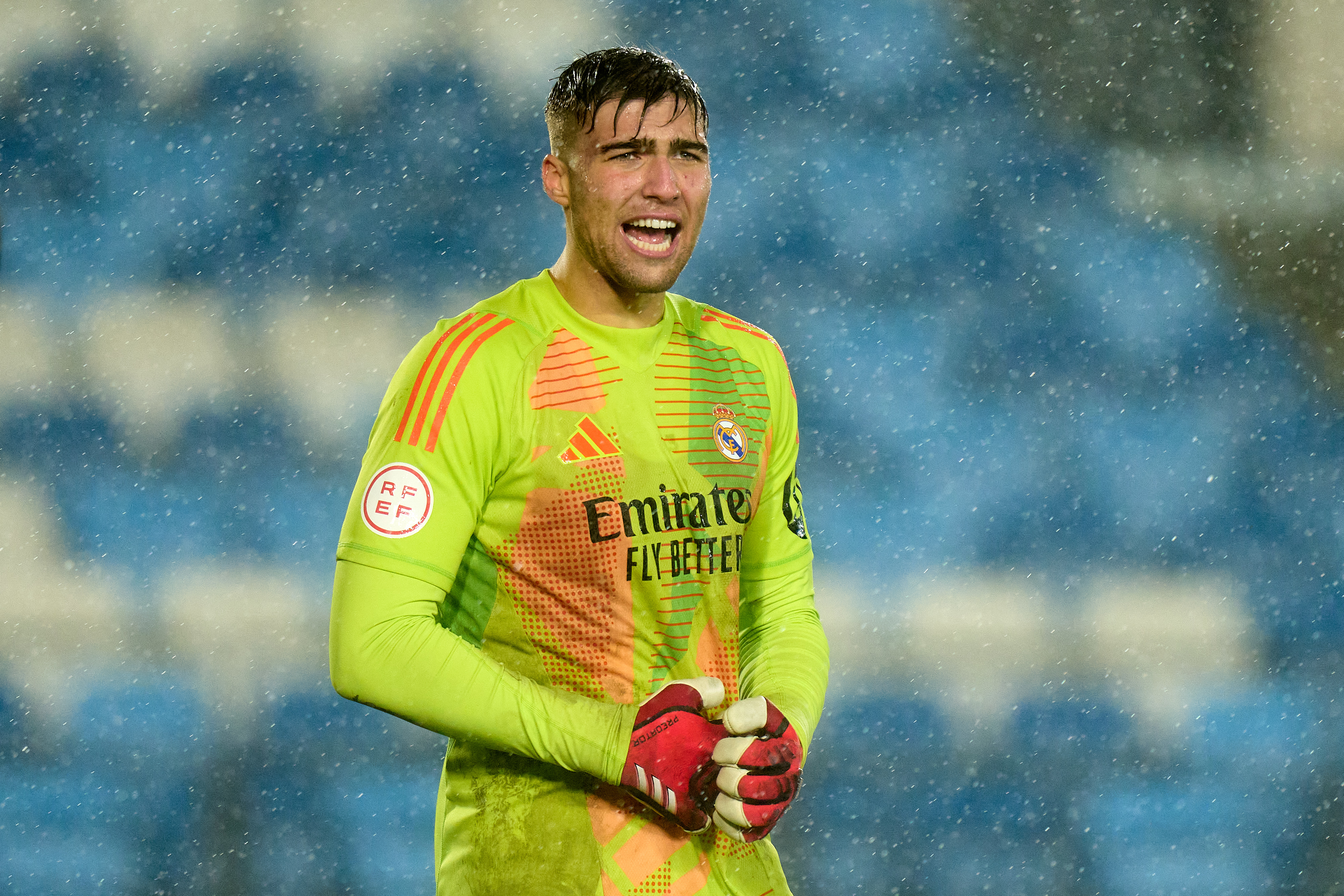 MADRID, SPAIN - MARCH 21: Fran Gonzalez of Real Madrid Castilla reacts during the Primera RFEF Group 2 match between Real Madrid Castilla and Real Murcia at Estadio Alfredo Di Stefano on March 21, 2025 in Madrid, Spain. (Photo by Angel Martinez/Getty Images)
