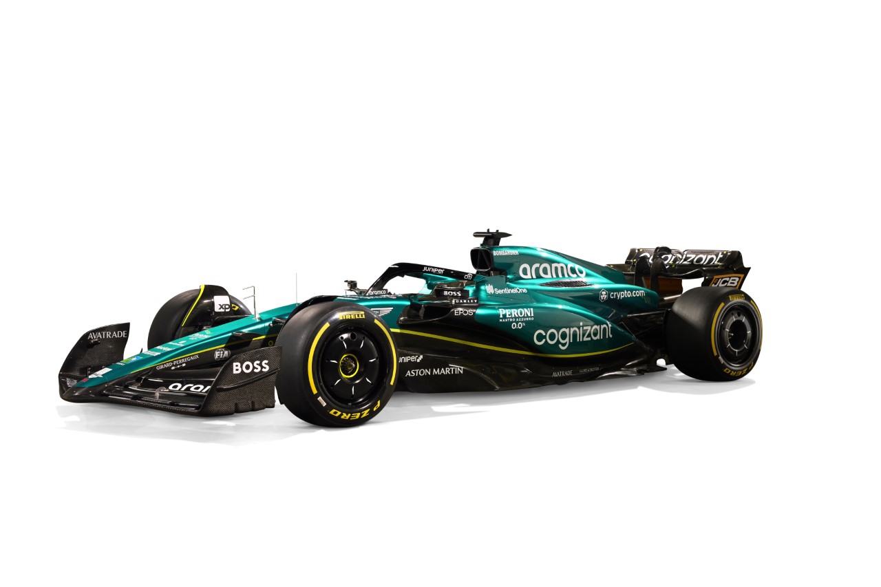 Aston Martin presenta un atrevido AMR23 para Alonso