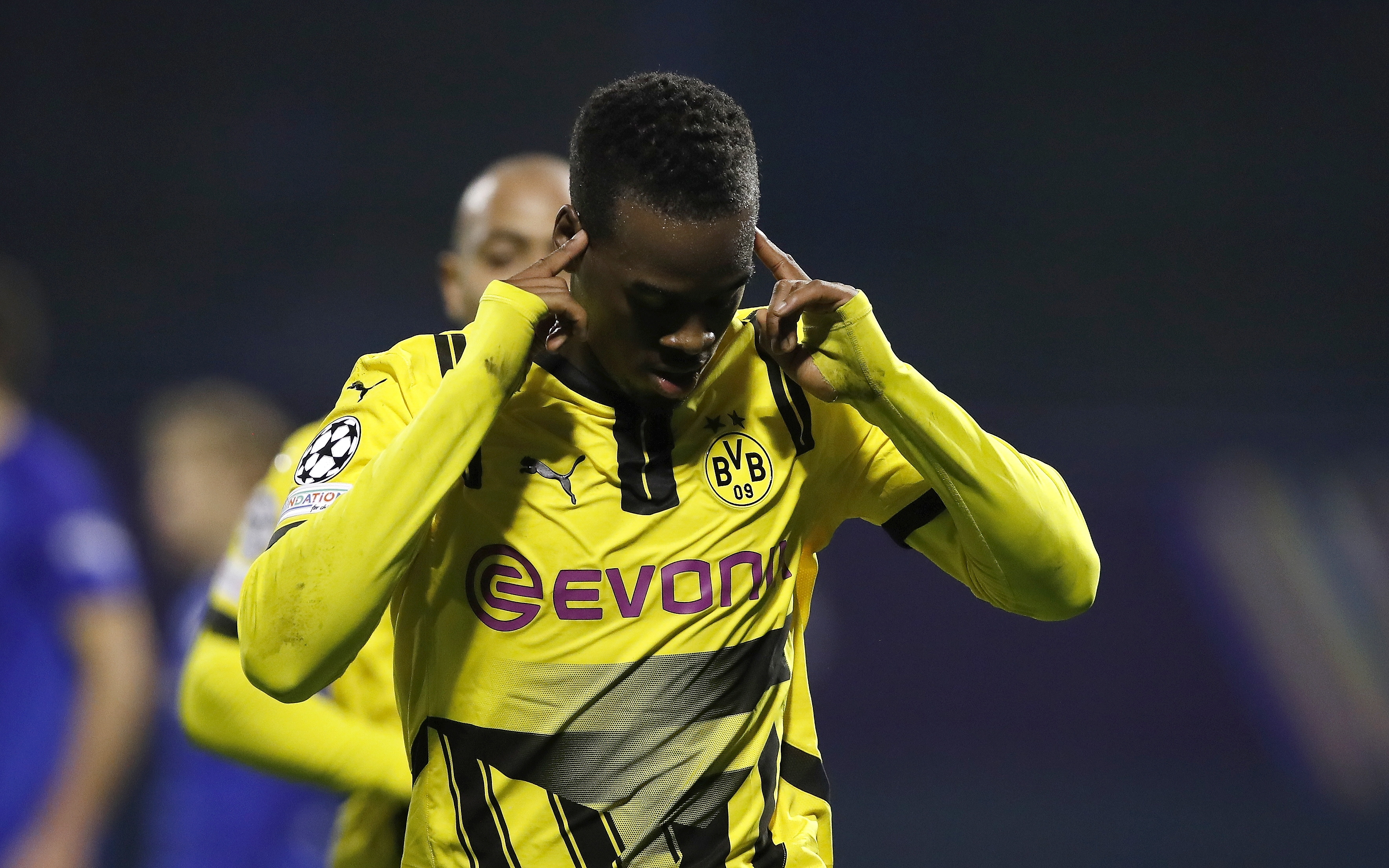 Zagreb (Croatia), 27/11/2024.- Dortmund's Jamie Gittens celebrates after scoring the 1-0 lead during the UEFA Champions League match between Dinamo Zagreb and Borussia Dortmund in Zagreb, Croatia, 27 November 2024. (Liga de Campeones, Croacia, Rusia) EFE/EPA/ANTONIO BAT
