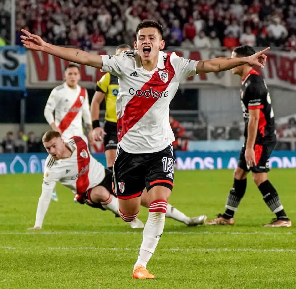Debut soñado del ‘Diablito’ Echeverri con River