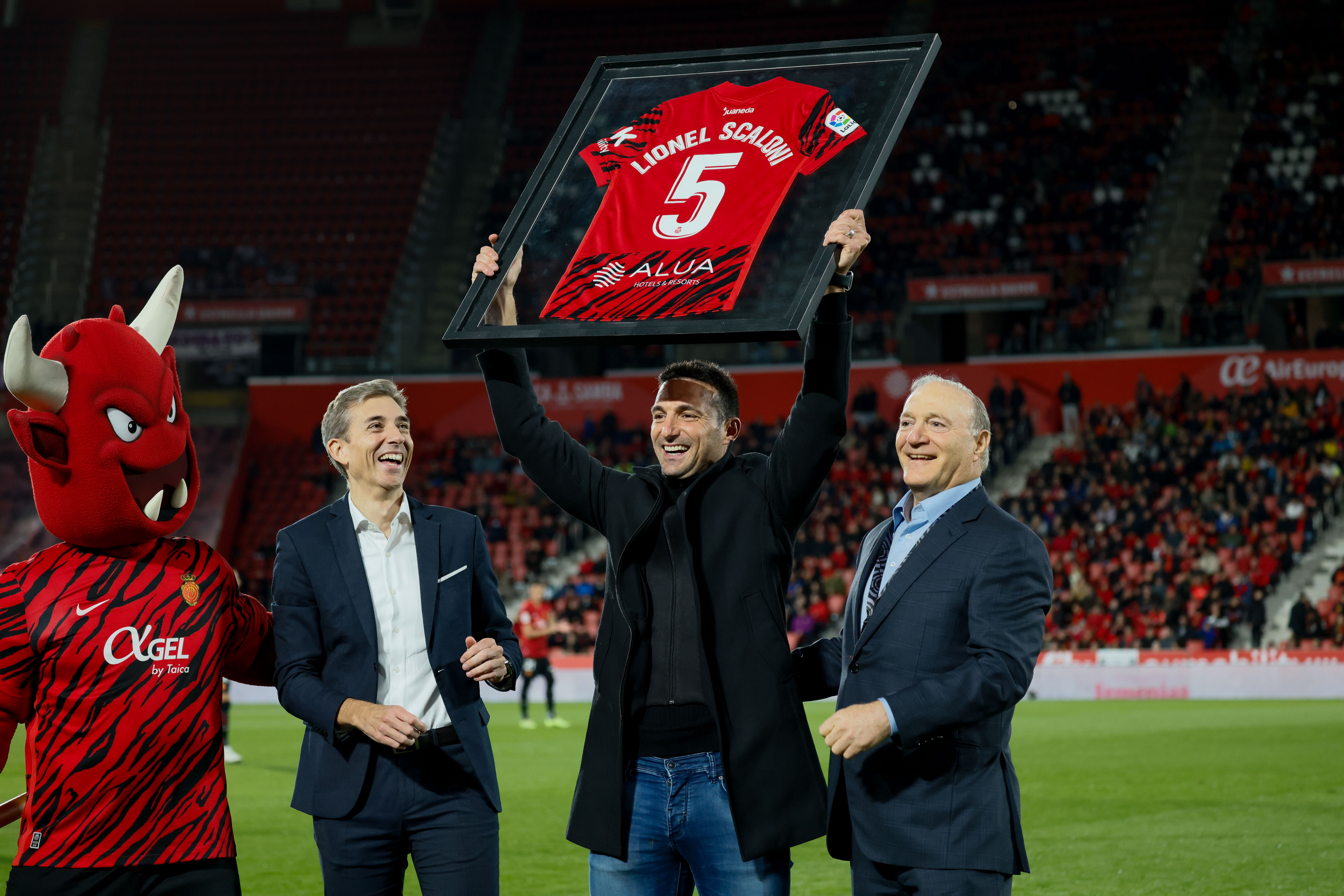 Scaloni: “¿Renovación? Estamos en eso, estoy en el lugar soñado”