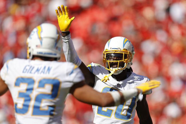 Alohi Gilman Seals Chargers' Win Over Browns With Pick