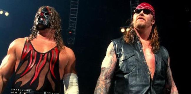 entrada kane y undertaker hermanos de la destruccion