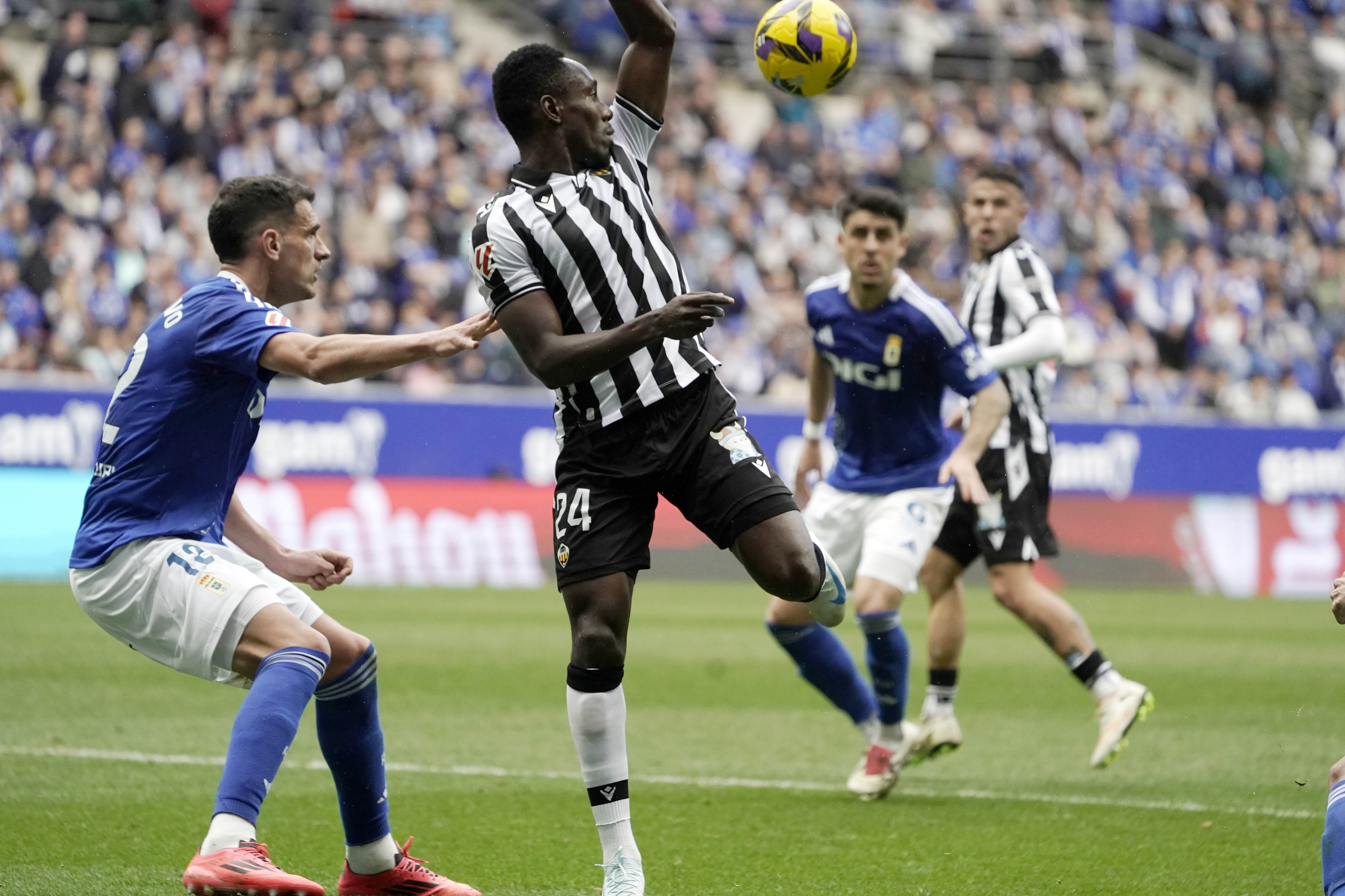 Alemao acierta al final y el Oviedo da un paso importante