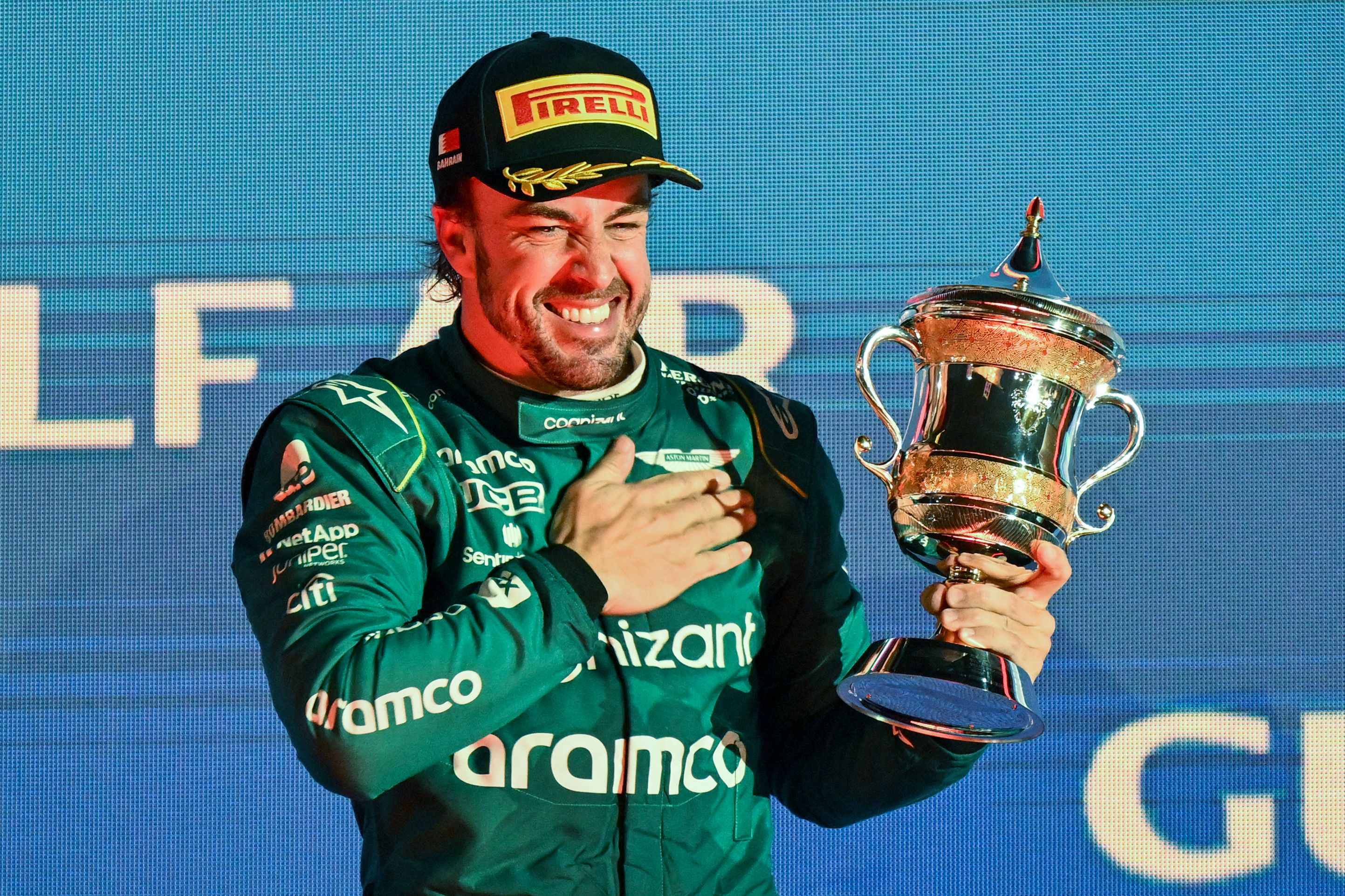 El sueldo de Fernando Alonso en Aston Martin, en el podio de los