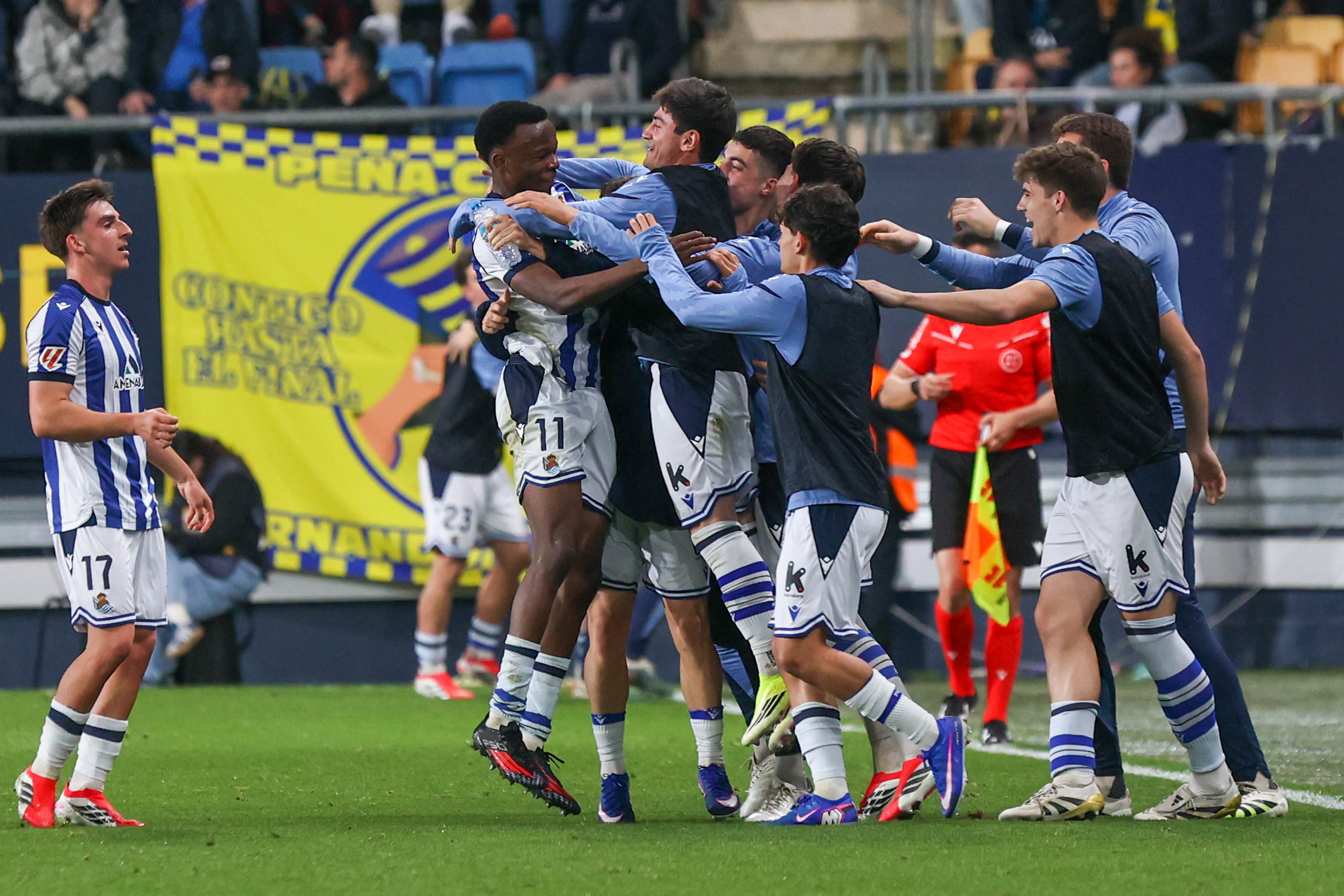 Ochieng acaba con un apático Cádiz