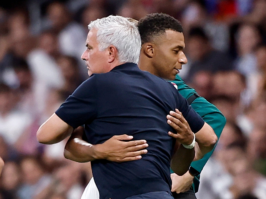 08/09/26 PARTIDO CHAMPIONS LEAGUE FASE DE GRUPOS FASE LIGA JORNADA 1 REAL MADRID - INTER DE MILAN CAMBIO SUSTITUCION KYLIAN MBAPPE JOSE MOURINHO ENTRENADOR