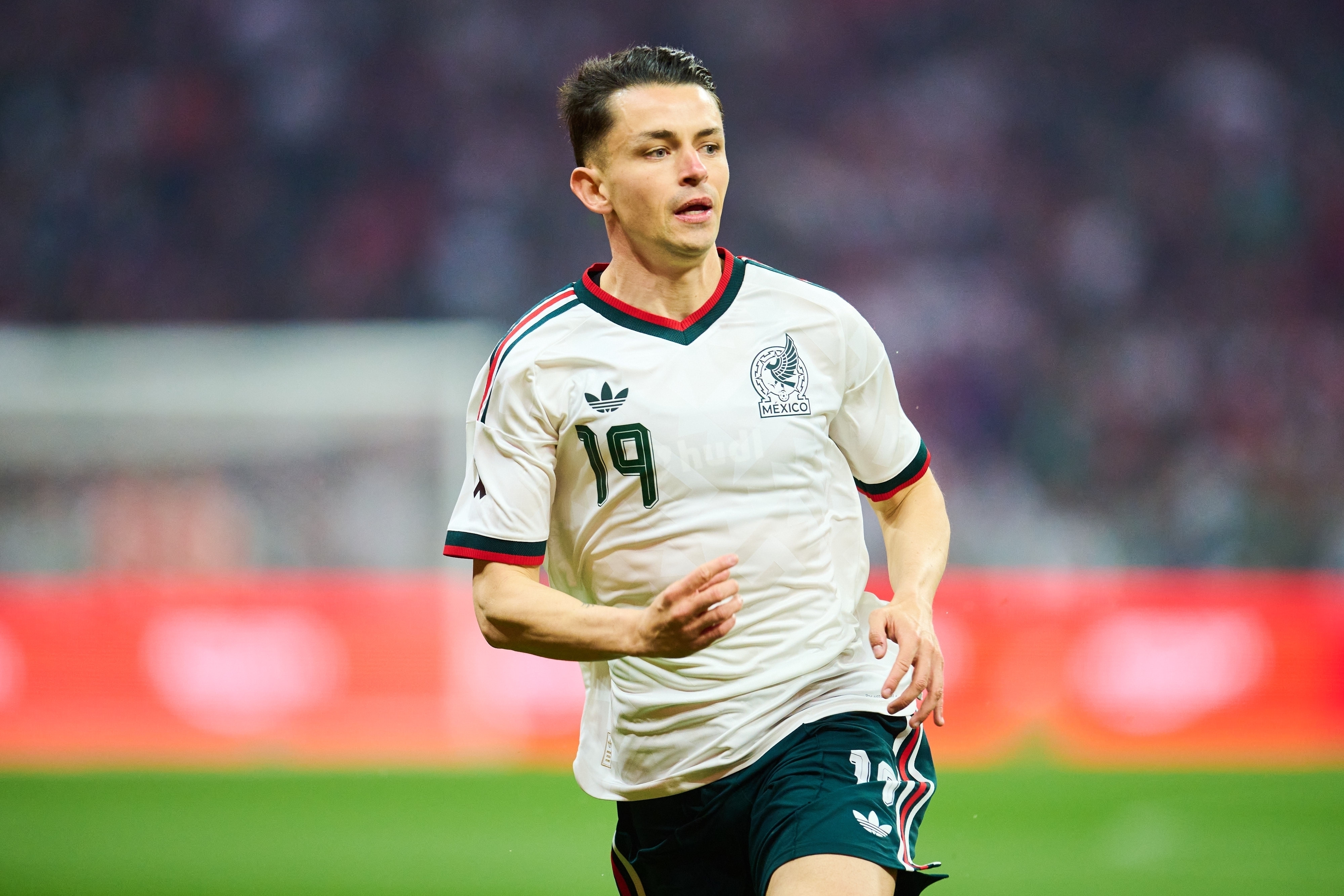 Fidalgo en su debut con México.