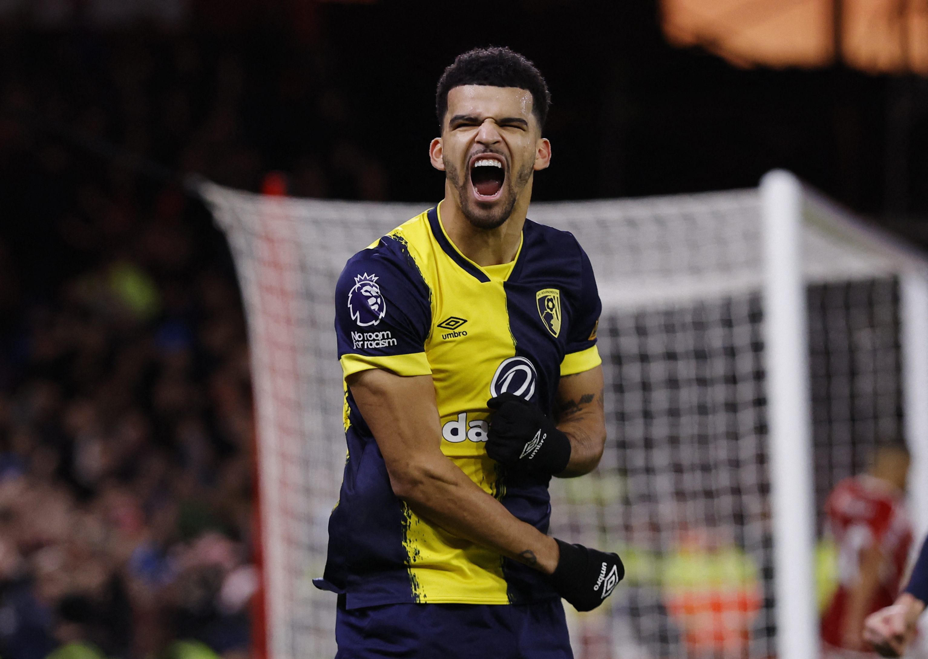 Soccer Football - Premier League - Nottingham Forest v AFC Bournemouth - The City Ground, Nottingham, Britain - December 23, 2023  AFC Bournemouth's Dominic Solanke celebrates scoring their second goal Action Images via Reuters/Andrew Couldridge NO USE WITH UNAUTHORIZED AUDIO, VIDEO, DATA, FIXTURE LISTS, CLUB/LEAGUE LOGOS OR 'LIVE' SERVICES. ONLINE IN-MATCH USE LIMITED TO 45 IMAGES, NO VIDEO EMULATION. NO USE IN BETTING, GAMES OR SINGLE CLUB/LEAGUE/PLAYER PUBLICATIONS.