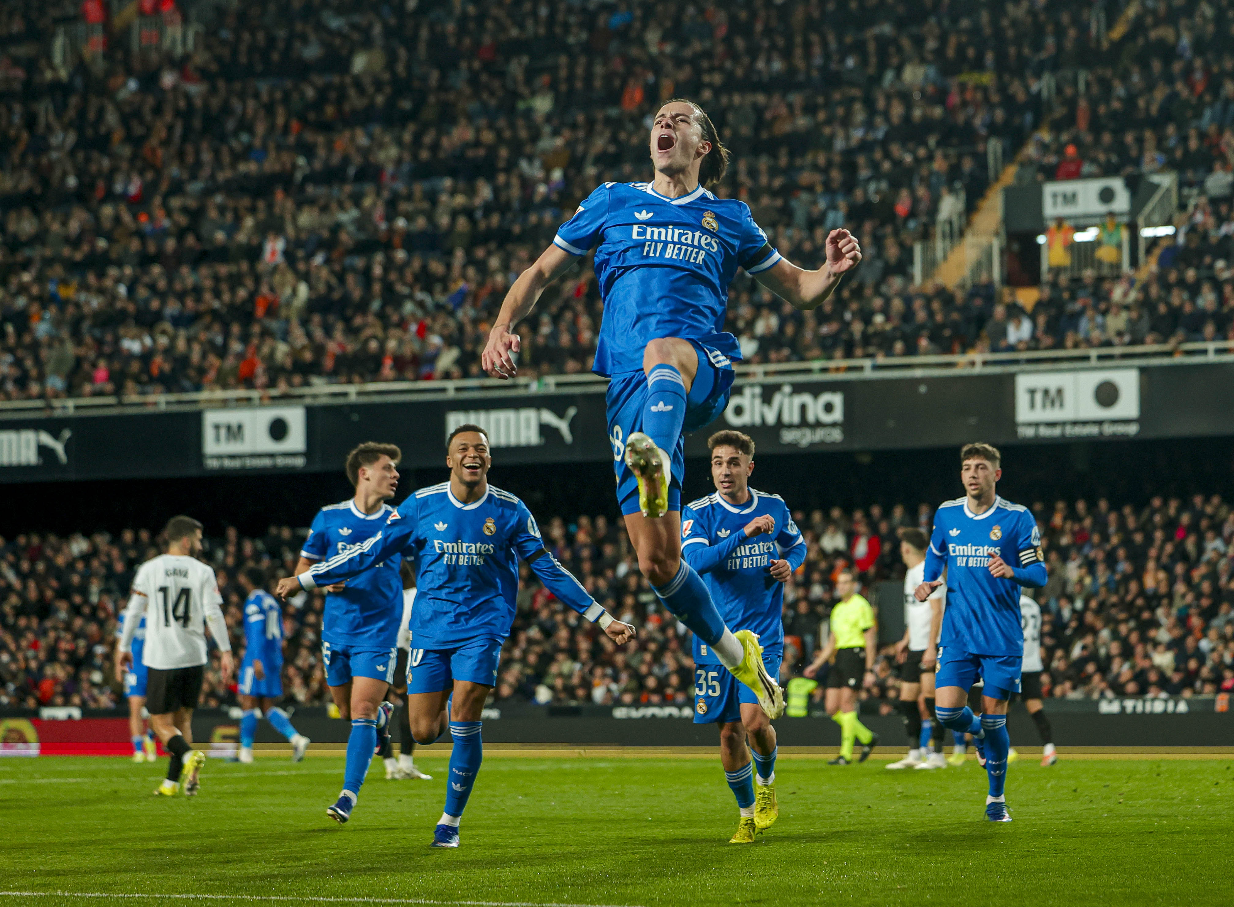 Real Madrid wake up late to beat Valencia