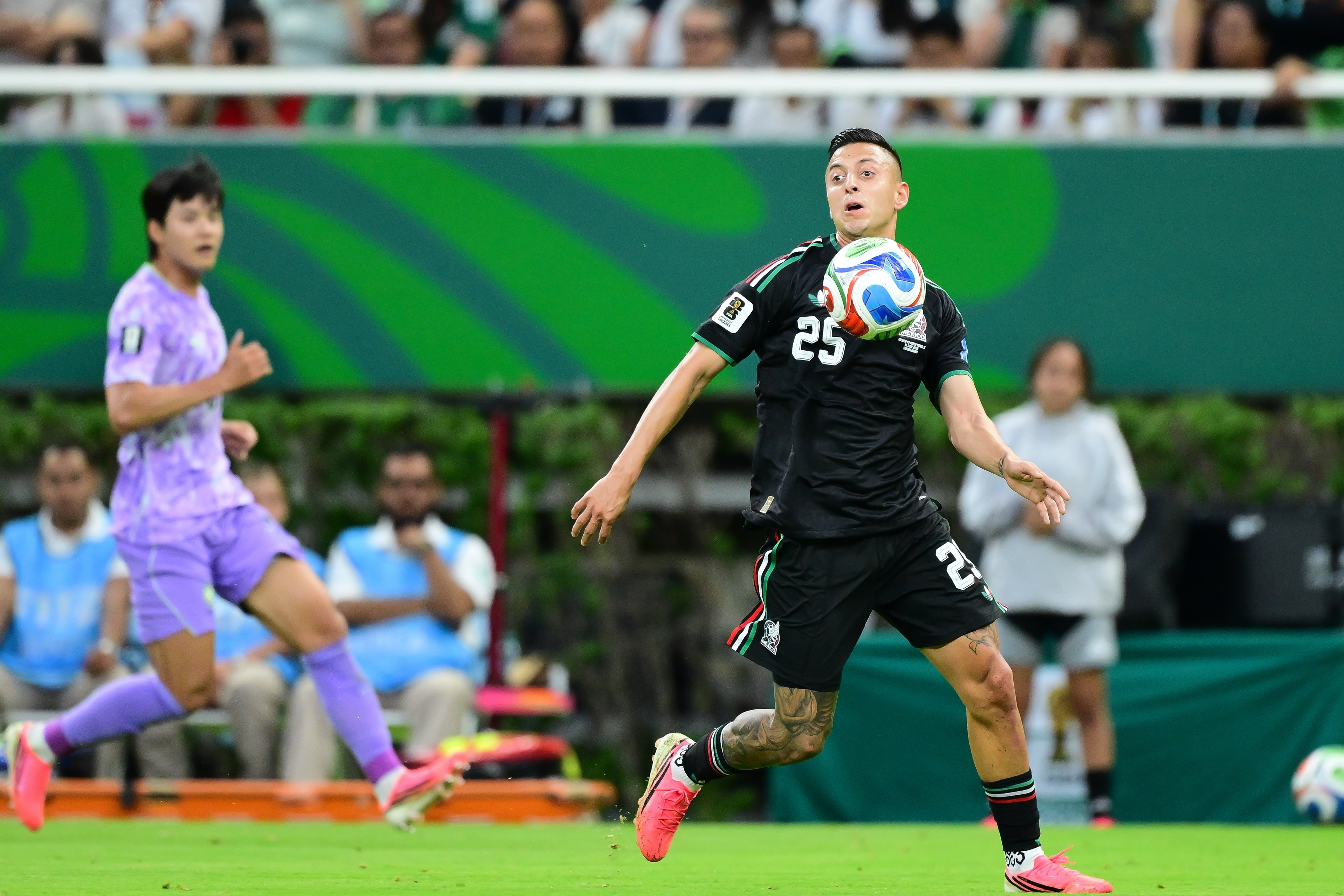 Roberto Alvarado of Mexico during the match Mexico vs (and) Korea Republic as part of the FIFA World Cup 2026, first stage, Group A, at Guadalajara Stadium, on June 18, 2026, Guadalajara, Jalisco, Mexico.