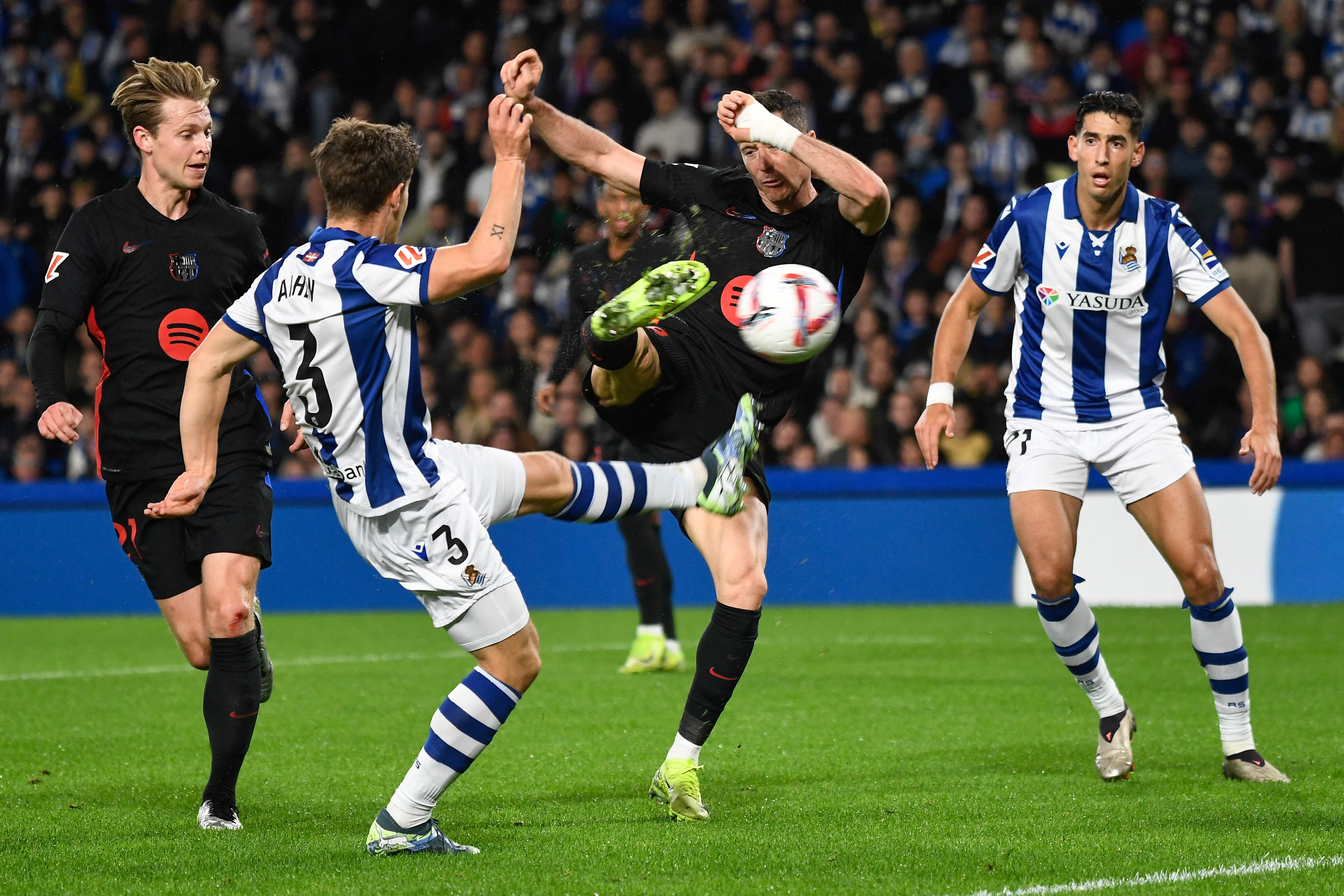 Aprobados y suspensos del Barça: ‘Bigfoot’ Lewandowski se quedó sin su gol por un centímetro