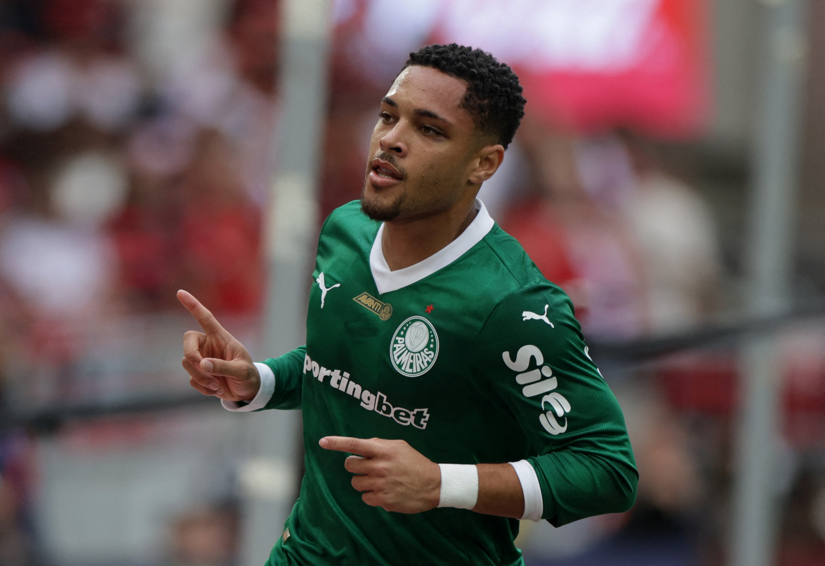 Vitor Roque reconoce que tiene ofertas