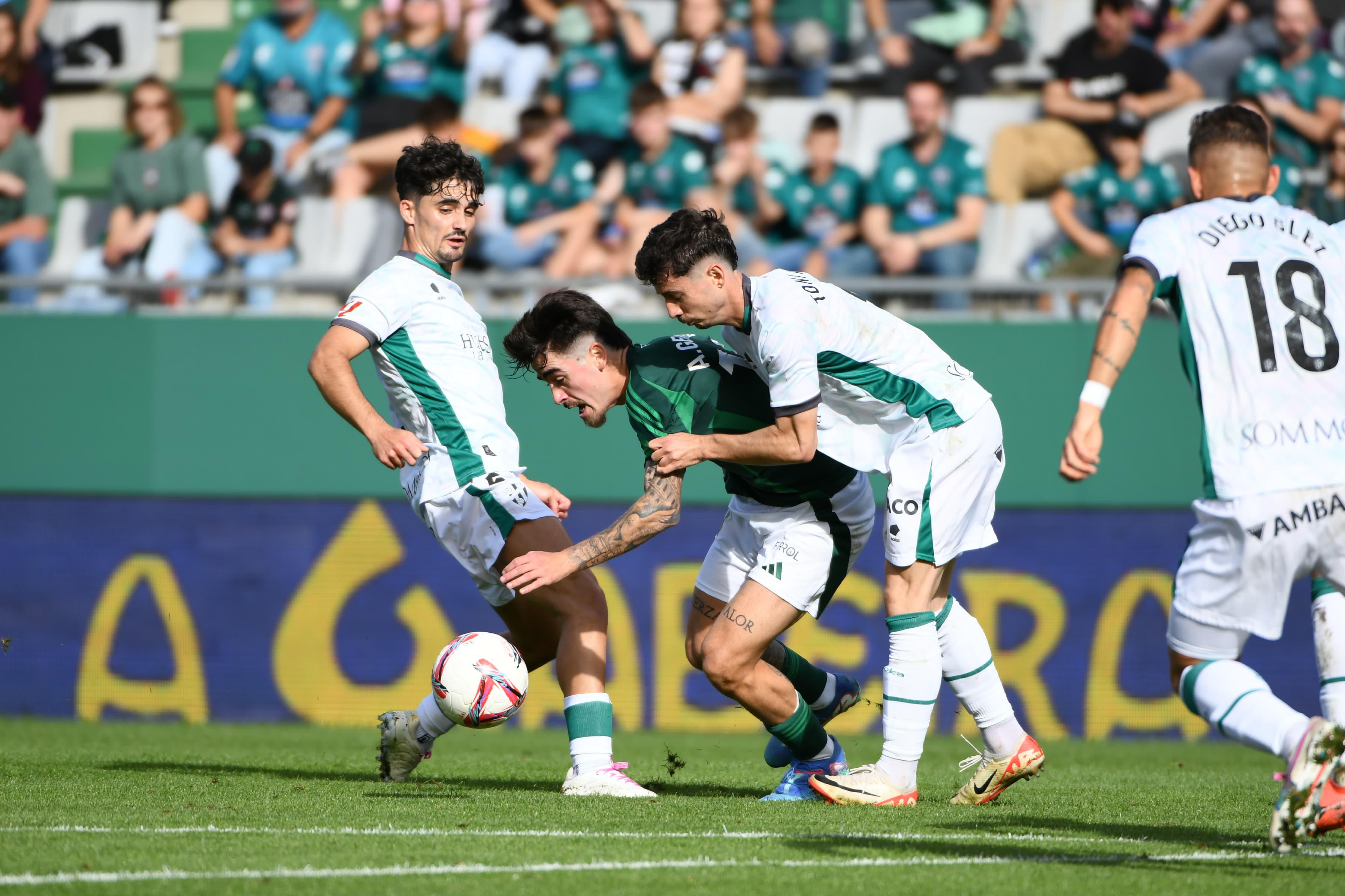 Empate con el Huesca y enfado arbitral en A Malata