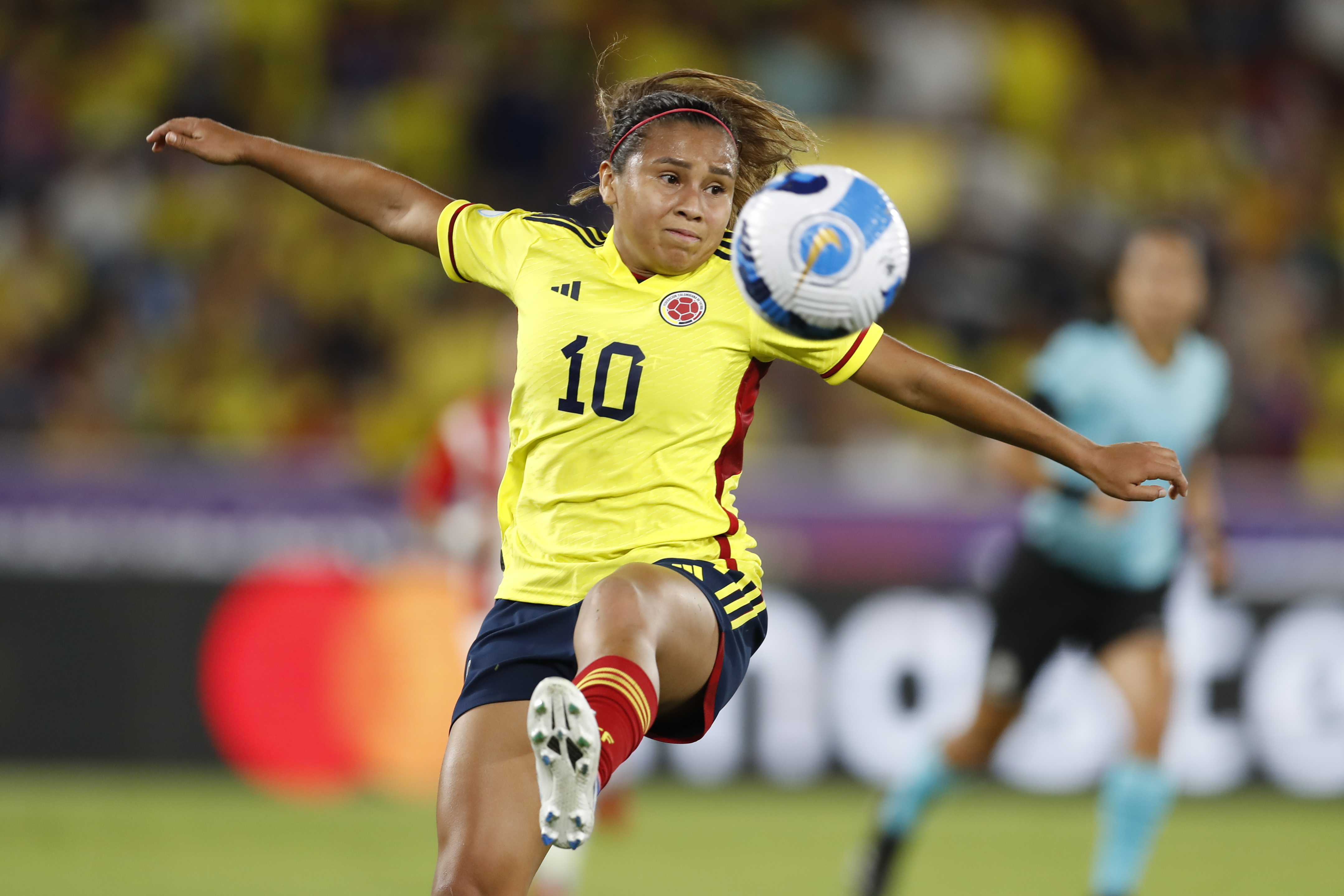 Selección Colombia estrena nueva camiseta en Copa América Femenina