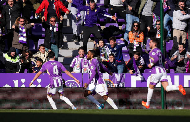 Los debutantes Machís y Larin devuelven la alegría al Pucela