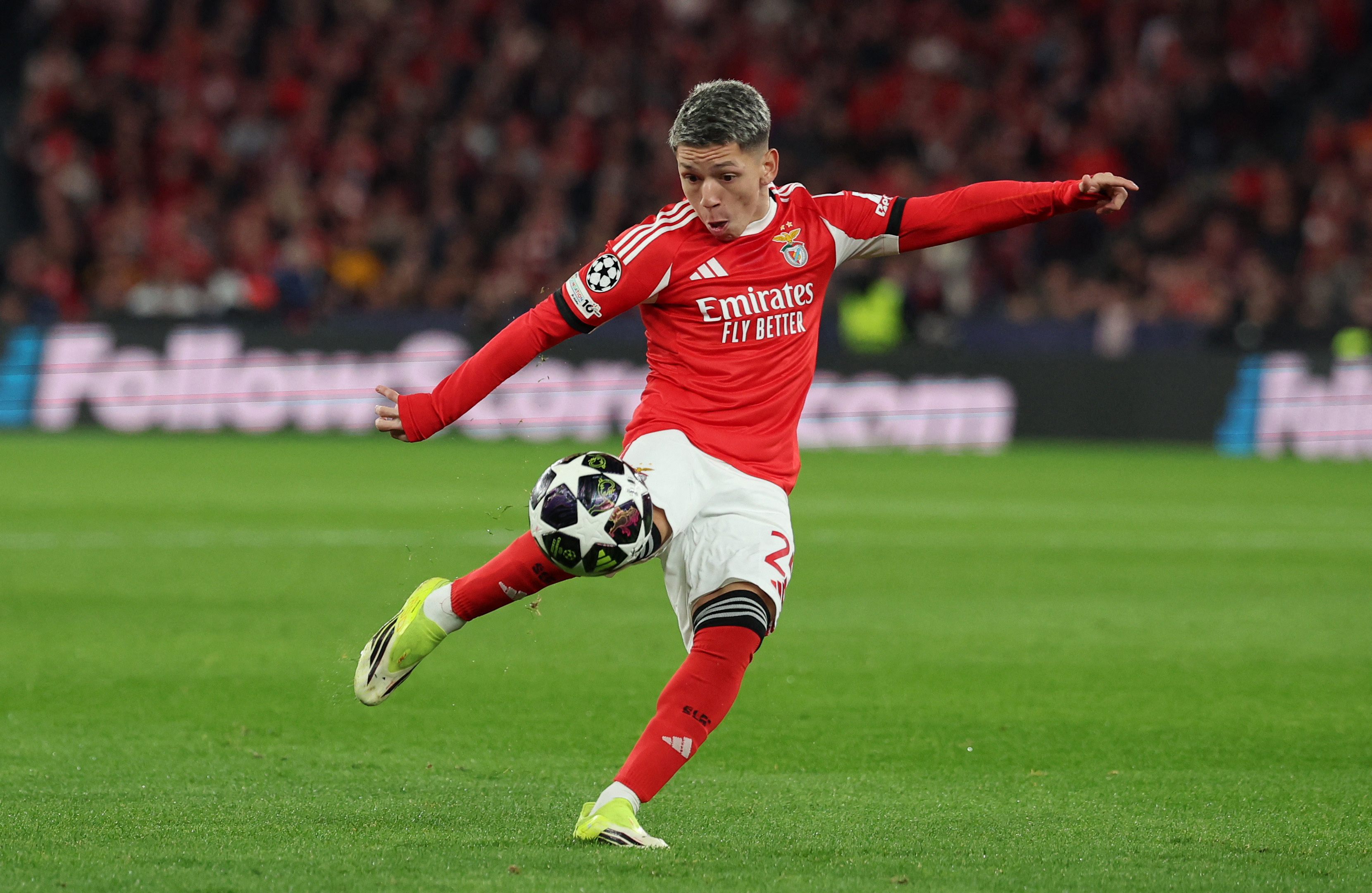 Soccer Football - UEFA Champions League - Play Off - First Leg - Benfica v Real Madrid - Estadio da Luz, Lisbon, Portugal - February 17, 2026 Benfica's Gianluca Prestianni in action REUTERS/Pedro Nunes
