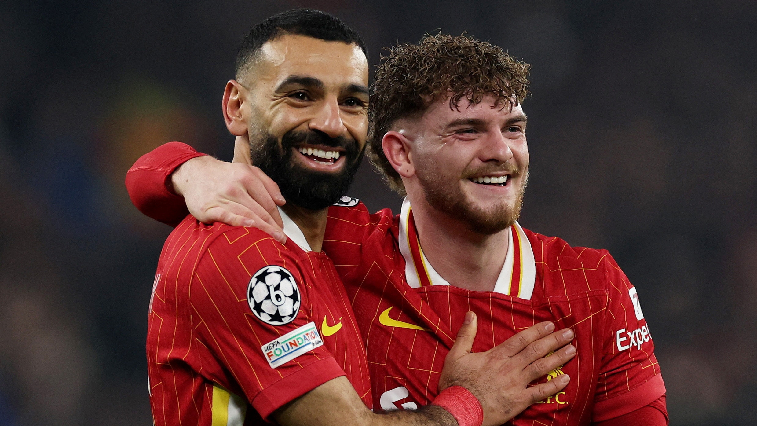 Salah y Harvey Elliott durante el partido de Champions League contra el Lille.