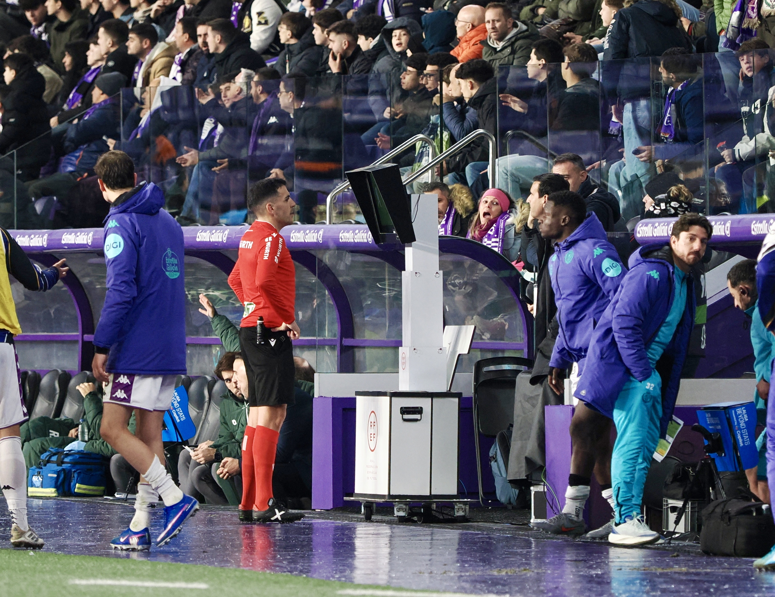 03/01/26  PARTIDO SEGUNDA DIVISION 
REAL VALLADOLID  -  RACING DE SANTANDER 
ARBITRO SANCHEZ VILLALOBOS REVISION VAR 