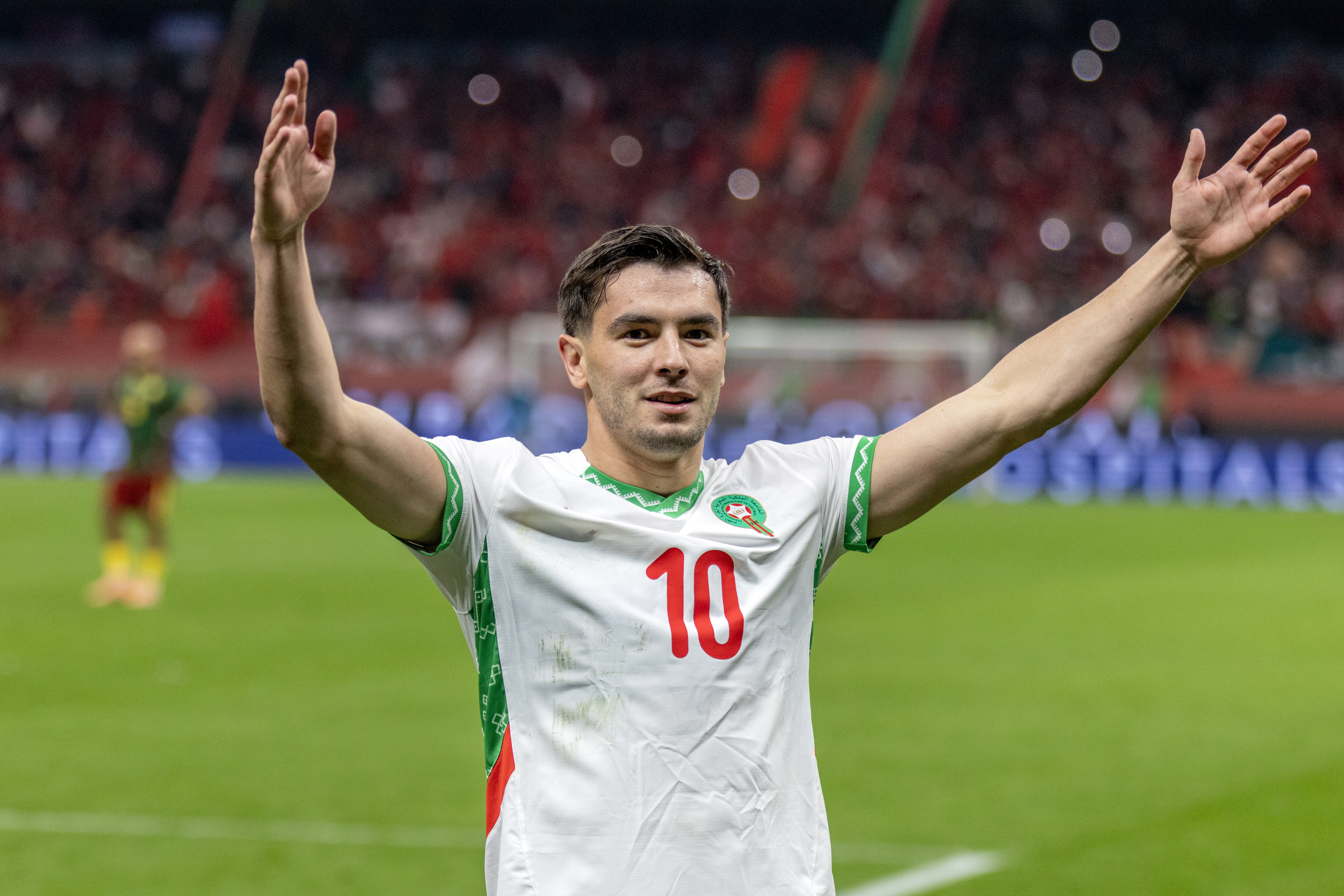RABAT (Morocco), 09/01/2026.- Brahim Diaz of Morocco gestures to supporters during the CAF Africa Cup of Nations 2025, quarter final match between Cameroon and Morocco in Rabat, Morocco, 09 January 2026. (Camerún, Marruecos) EFE/EPA/JALAL MORCHIDI
