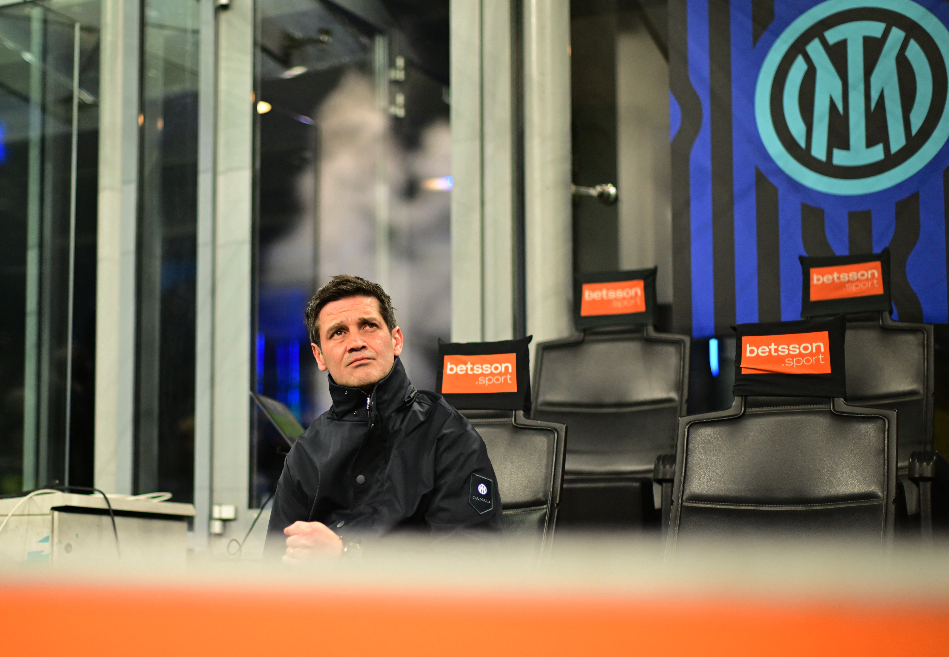 Chivu.