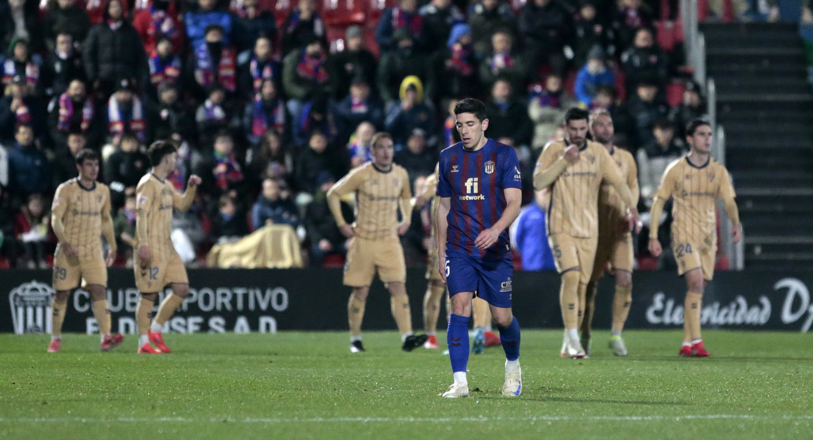 El Eibar hunde al Eldense 