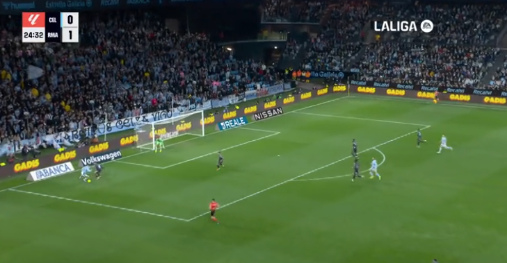 ¡No puede ir tan blando! La acción de Trent en el 1-1 del Celta que le señala