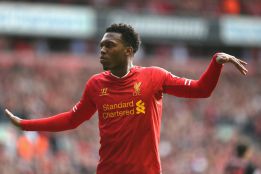 El Liverpool, líder provisional tras ganar al Crystal Palace