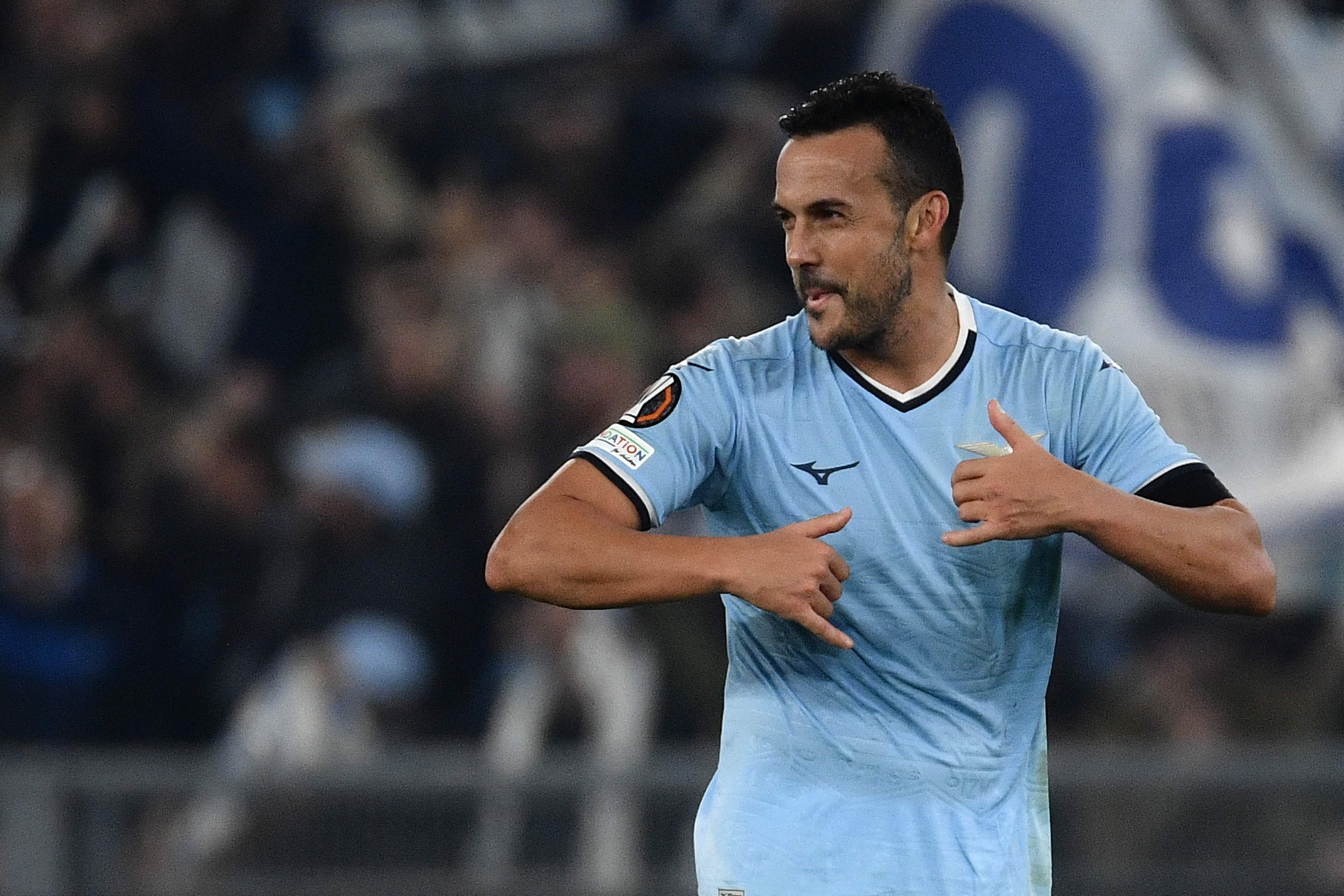 Lazio's Spanish forward #09 Pedro Rodriguez celebrates scoring his team's second goal during the UEFA Europa League football match between Lazio and Porto at the Olympic stadium in Rome, on November 07, 2024. (Photo by Filippo MONTEFORTE / AFP)