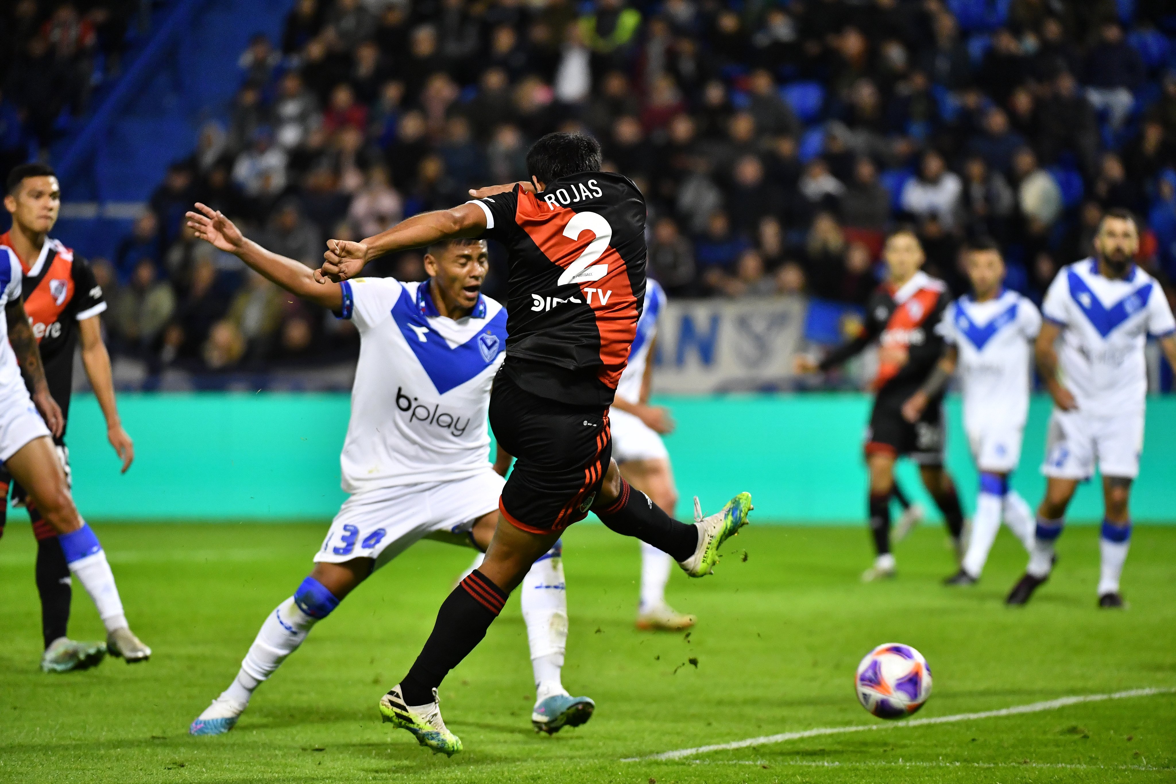 River dejó pasar una chance en Liniers