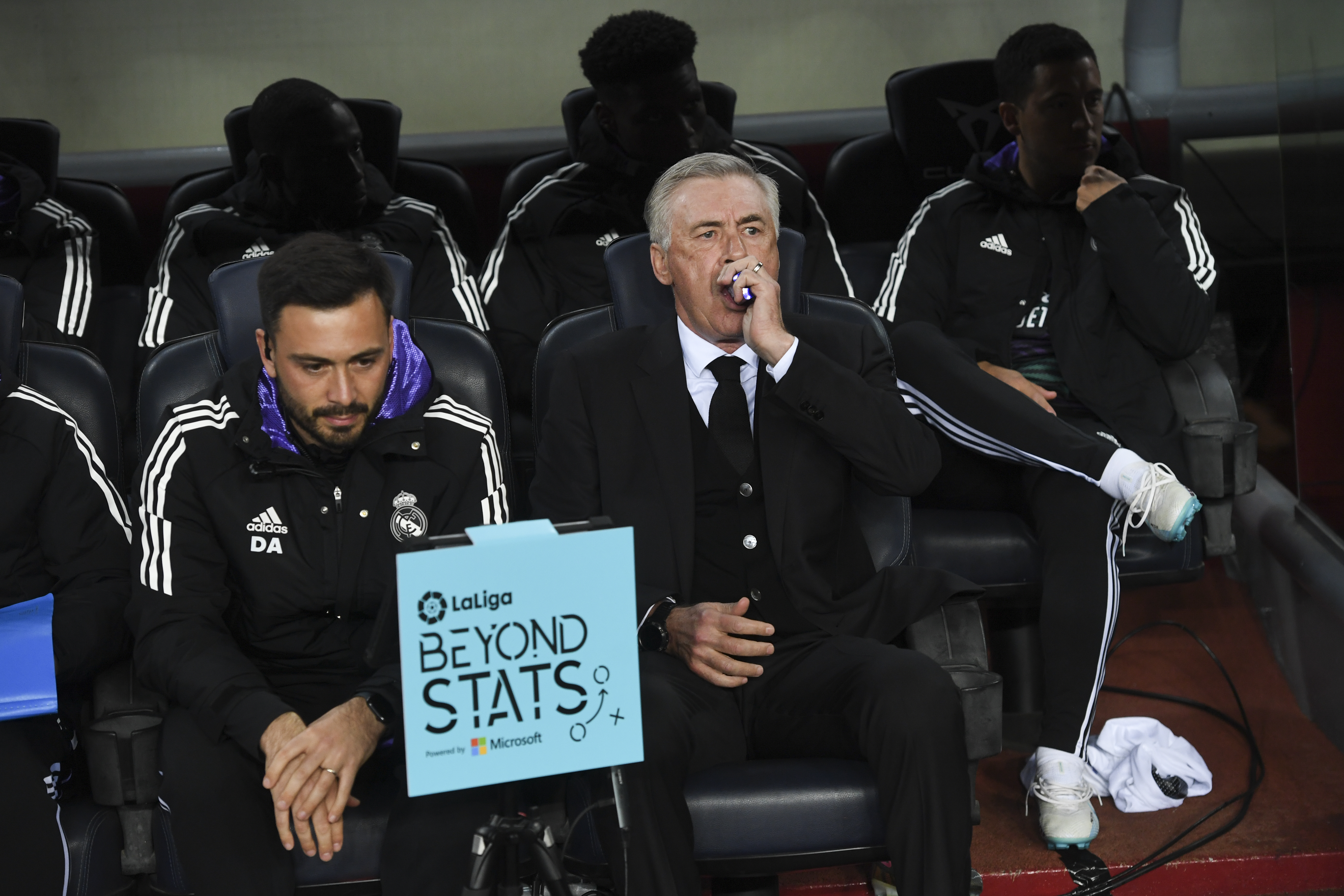 Carlo Ancelotti explica la manía del chicle para eliminar la