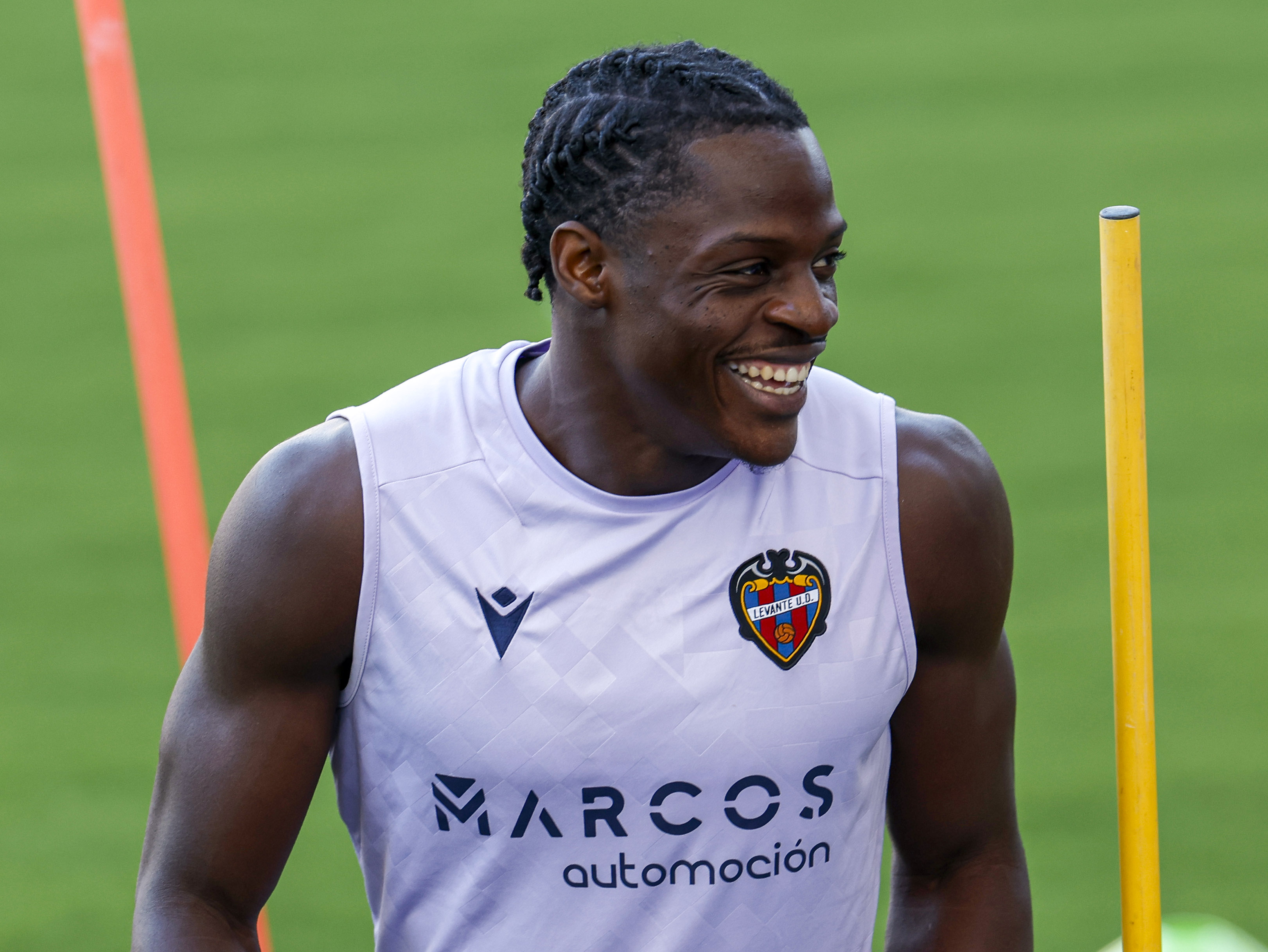 22/09/25
ENTRENAMIENTO DEL LEVANTE UD - ETTA EYONG