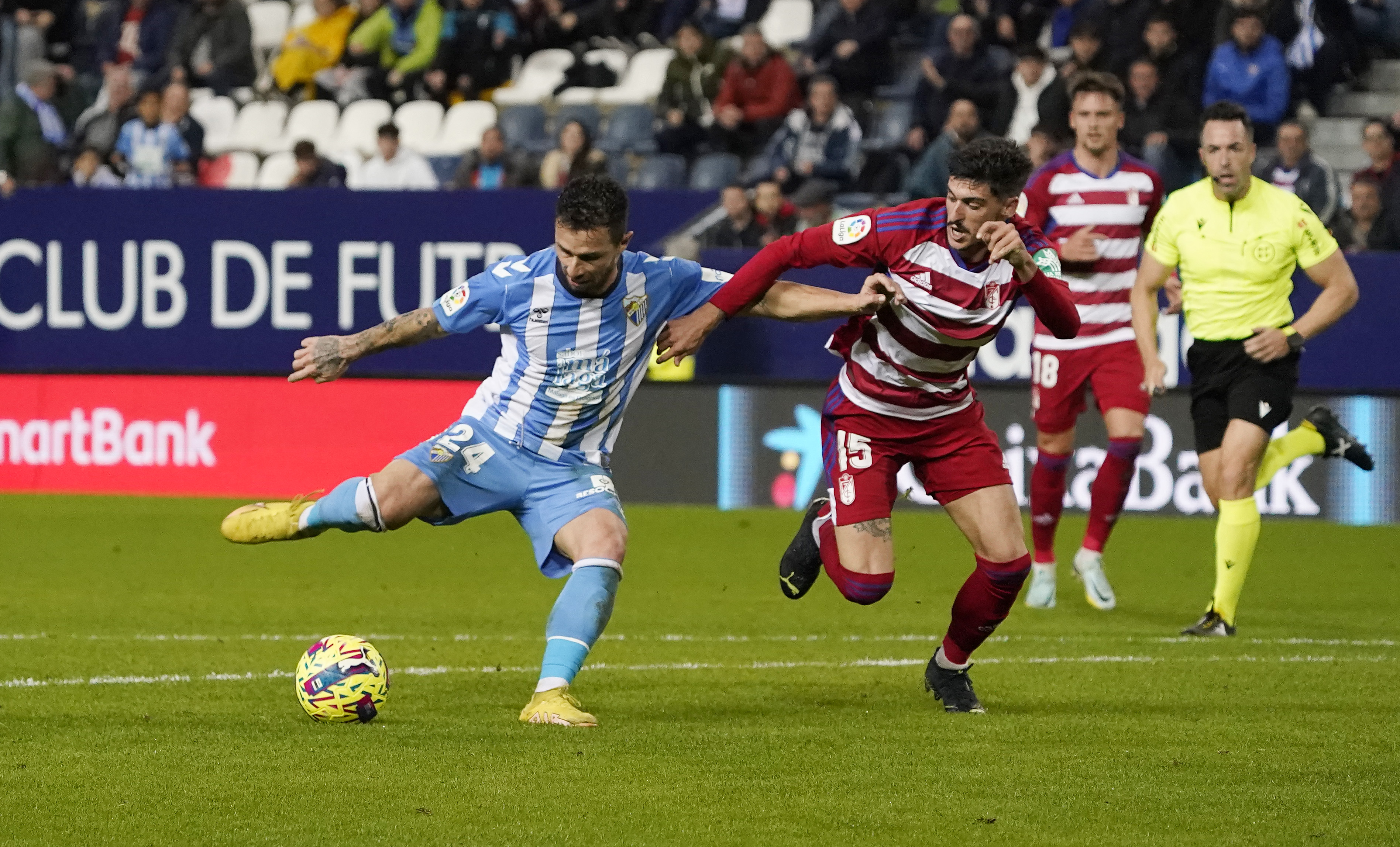 El Málaga salva un punto ante un Granada superior