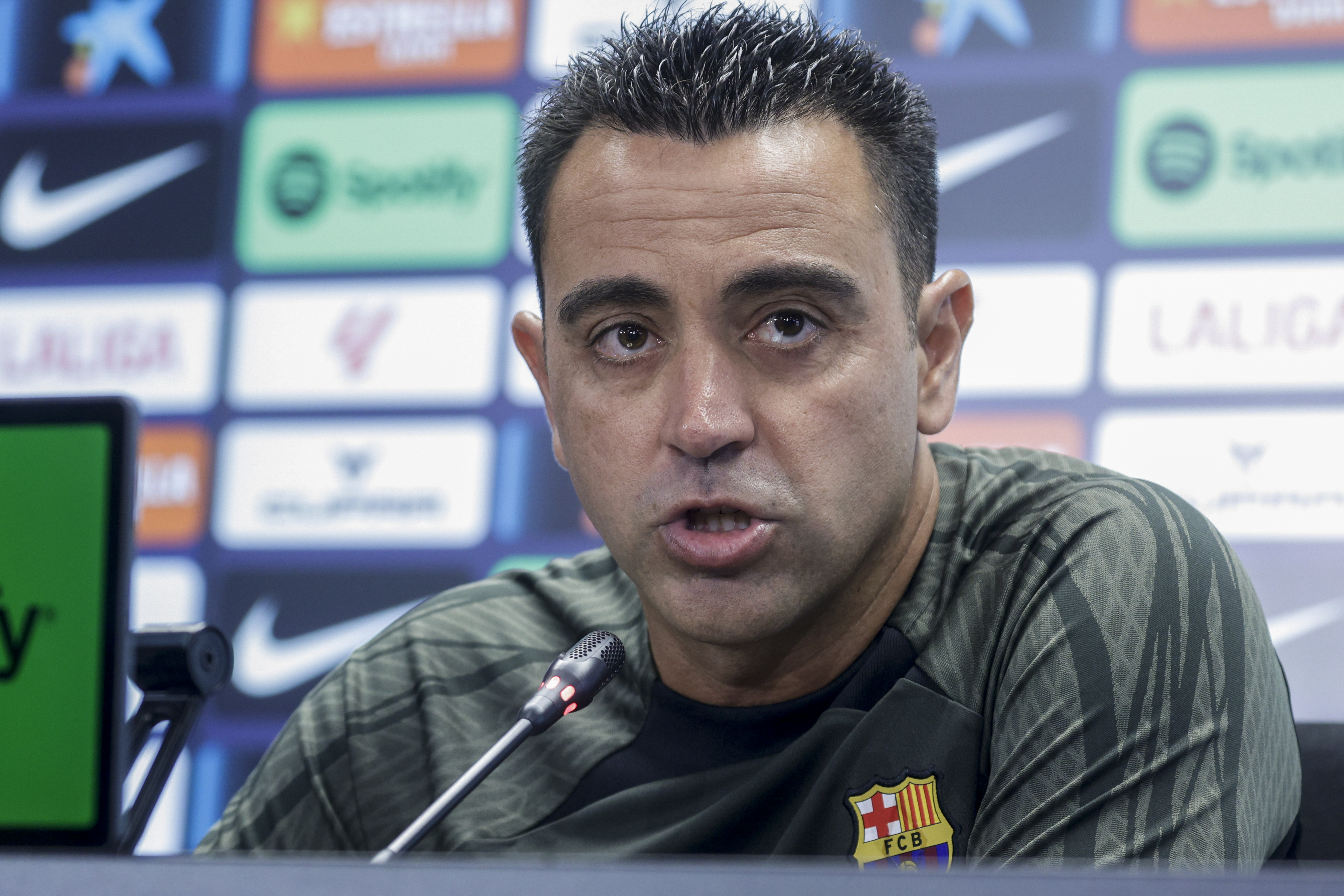 Xavi: “La conducta de Rubiales es inaceptable”