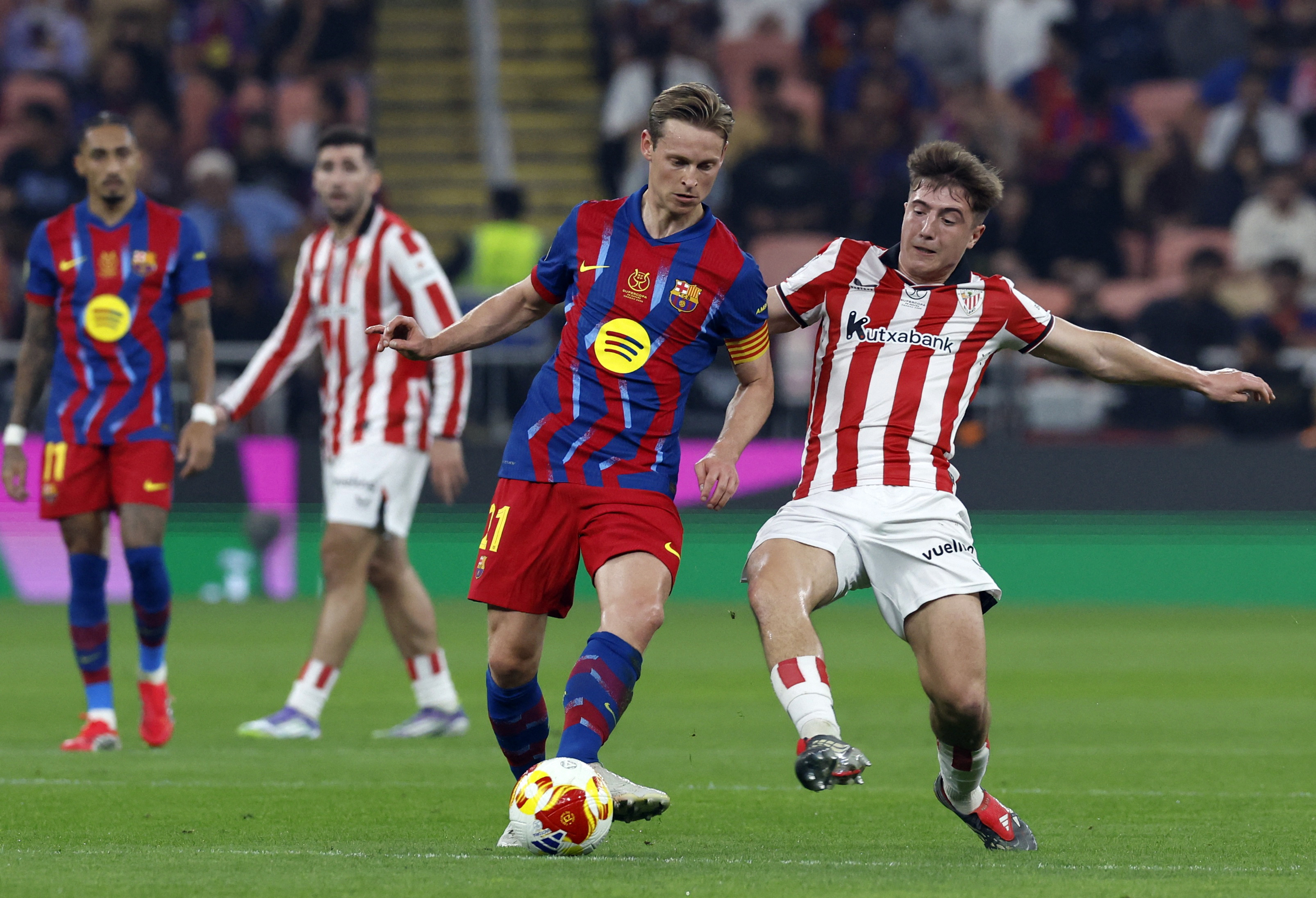 Frenkie de Jong y Mikel Jauregizar