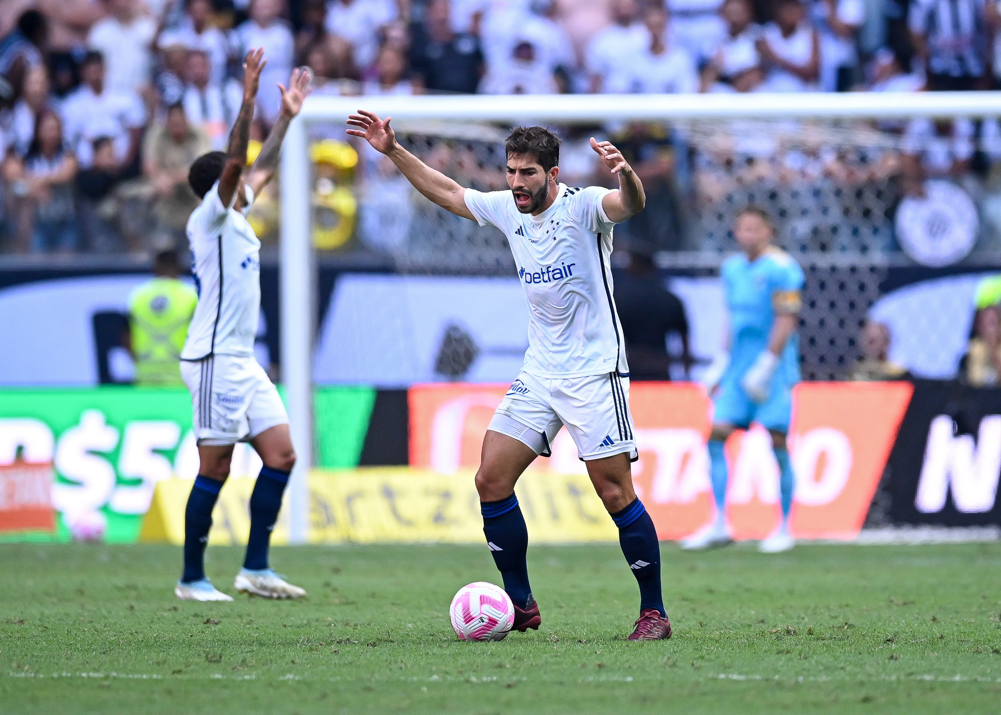 Lucas Silva rechaza a la MLS