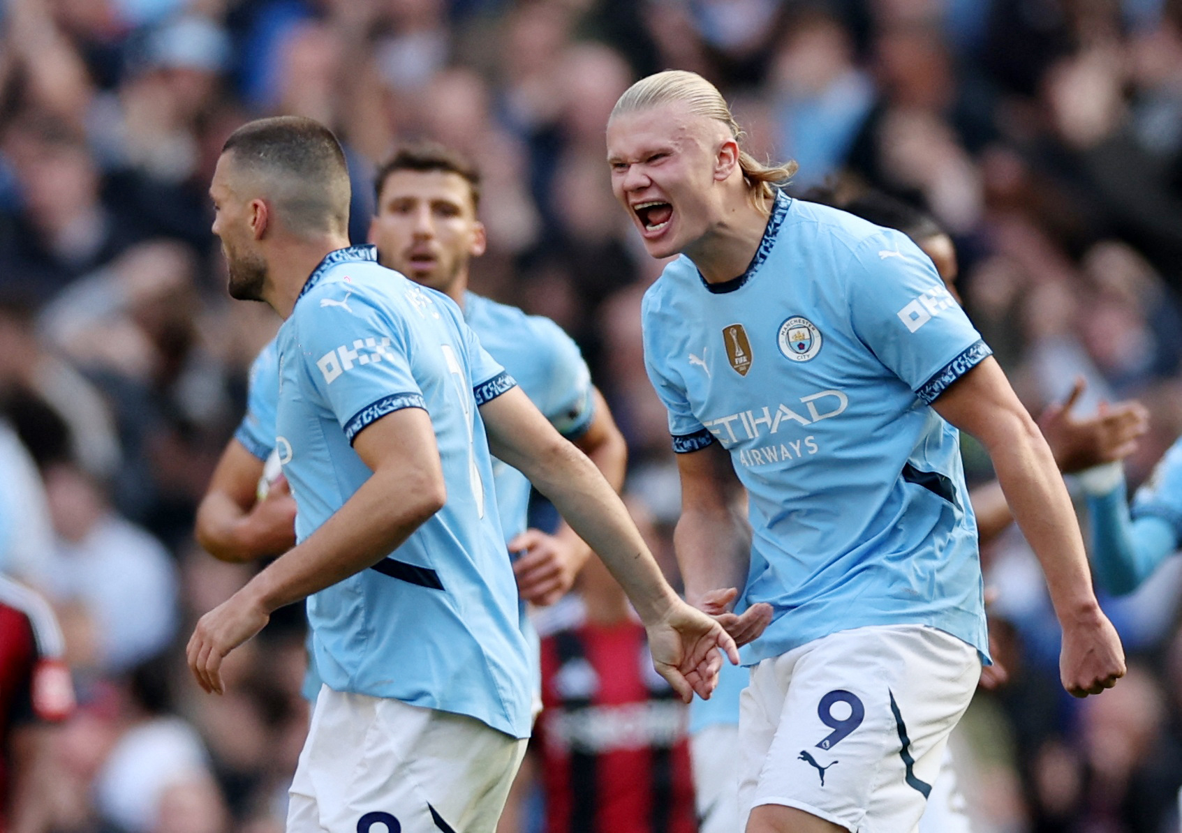 Soccer Football - Premier League - Manchester City v Fulham - Etihad Stadium, Manchester, Britain - October 5, 2024  Manchester City's Mateo Kovacic celebrates scoring their first goal with Manchester City's Erling Haaland Action Images via Reuters/Lee Smith EDITORIAL USE ONLY. NO USE WITH UNAUTHORIZED AUDIO, VIDEO, DATA, FIXTURE LISTS, CLUB/LEAGUE LOGOS OR 'LIVE' SERVICES. ONLINE IN-MATCH USE LIMITED TO 120 IMAGES, NO VIDEO EMULATION. NO USE IN BETTING, GAMES OR SINGLE CLUB/LEAGUE/PLAYER PUBLICATIONS. PLEASE CONTACT YOUR ACCOUNT REPRESENTATIVE FOR FURTHER DETAILS..