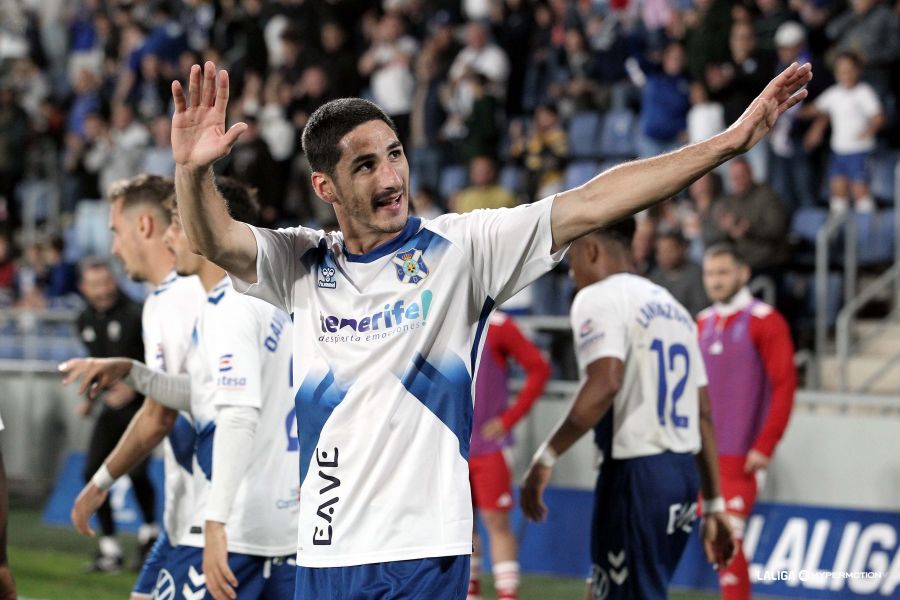 Remontada del Tenerife que se aferra a la categoría