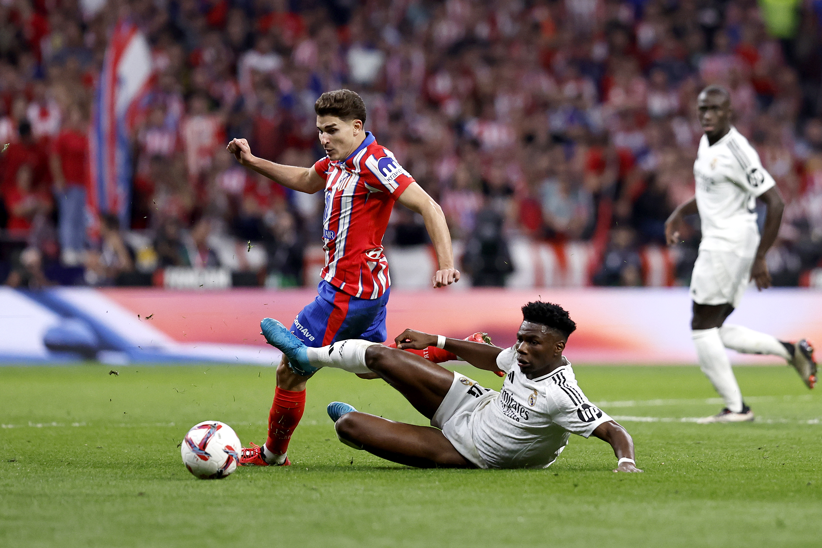 29/09/24 PARTIDO PRIMERA DIVISION 
ATLETICO DE MADRID - REAL MADRID 
JULIAN ALVAREZ AURELIEN TCHOUAMENI