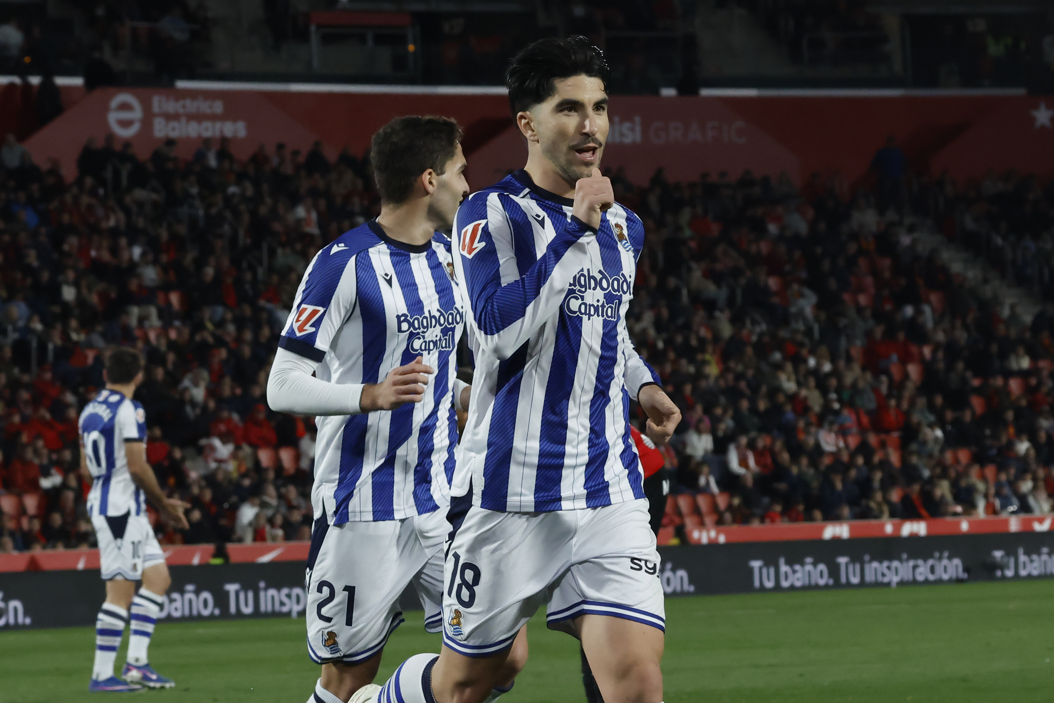 Carlos Soler le deja trabajo a Demichelis