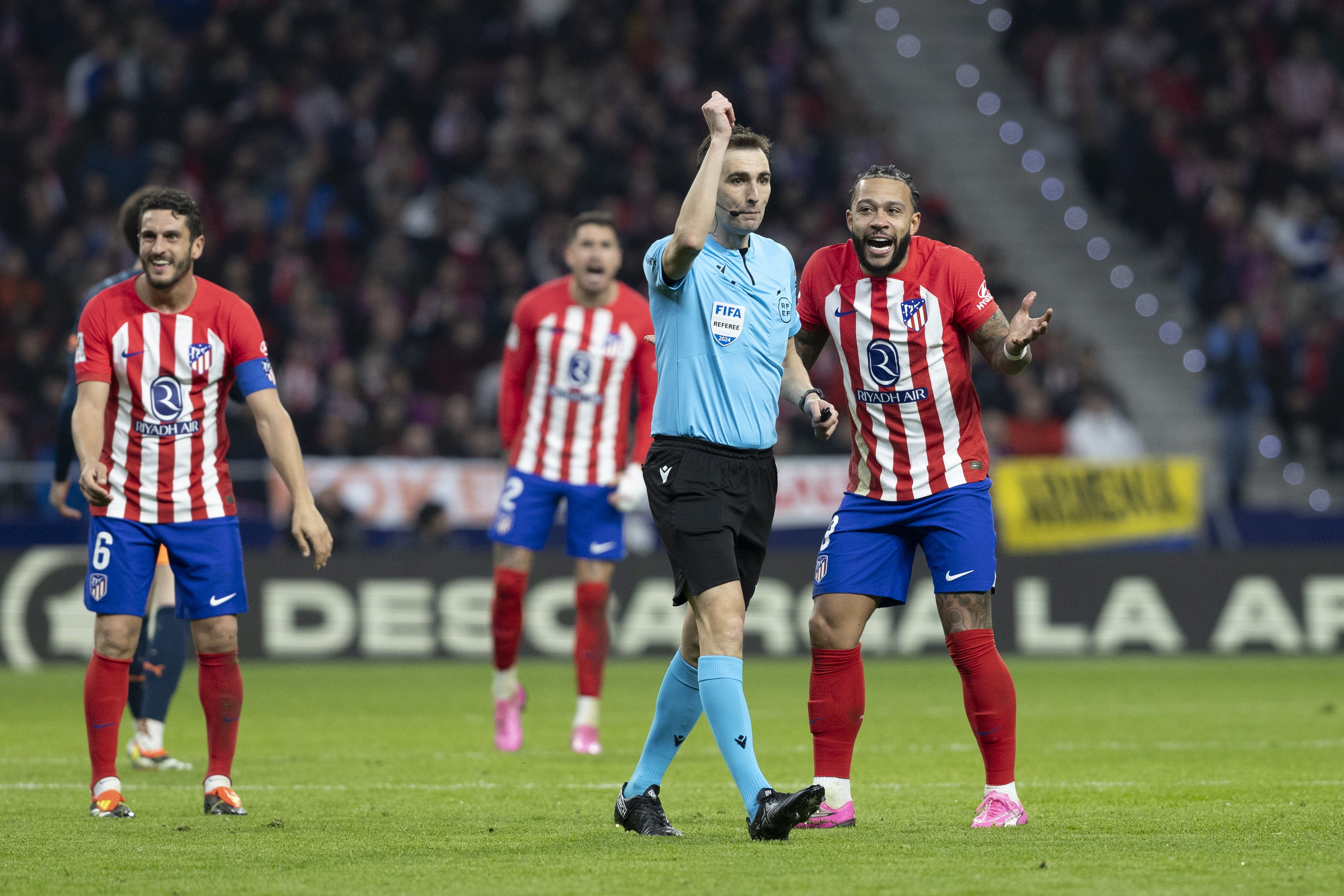 28/01/24 
PARTIDO DE PRIMERA DIVISION
ATLETICO DE MADRID - VALENCIA  CF 
Arbitro RICARDO DE BURGOS BENGOECHEA - KOKE JORGE RESURRECION - MEMPHIS DEPAY