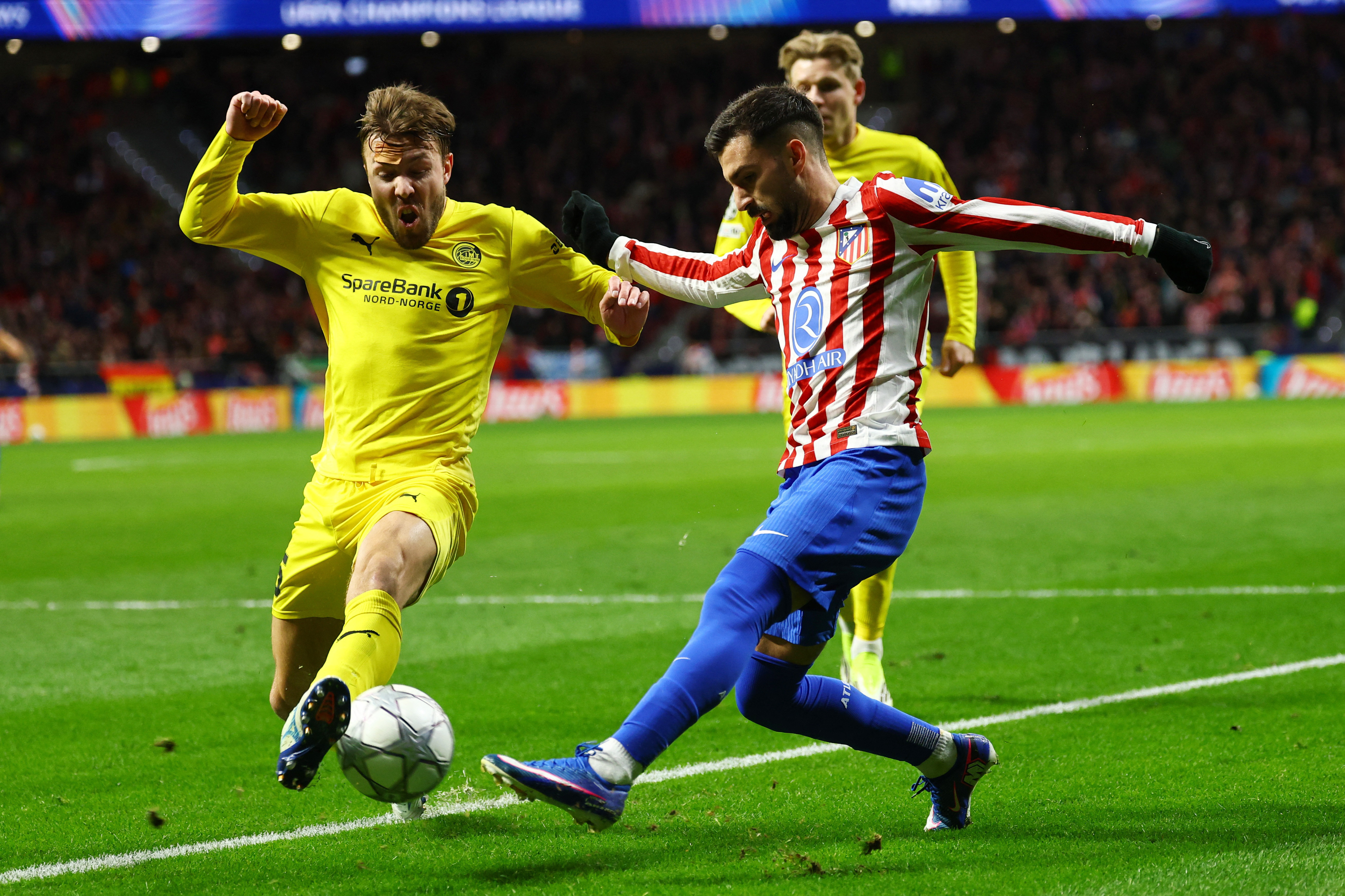 Soccer Football - UEFA Champions League - Atletico Madrid v Bodo/Glimt - Riyadh Air Metropolitano, Madrid, Spain - January 28, 2026 Atletico Madrid's Alex Baena in action with Bodo/Glimt's Fredrik Andre Bjorkan REUTERS/Susana Vera